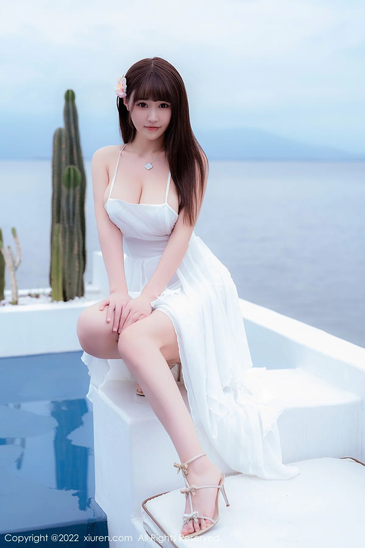 [[XiuRen秀人网]秀人网]No.5261_女神朱可儿Flora大理旅拍白色露肩吊带裙配白丝袜丰满诱惑写真114P