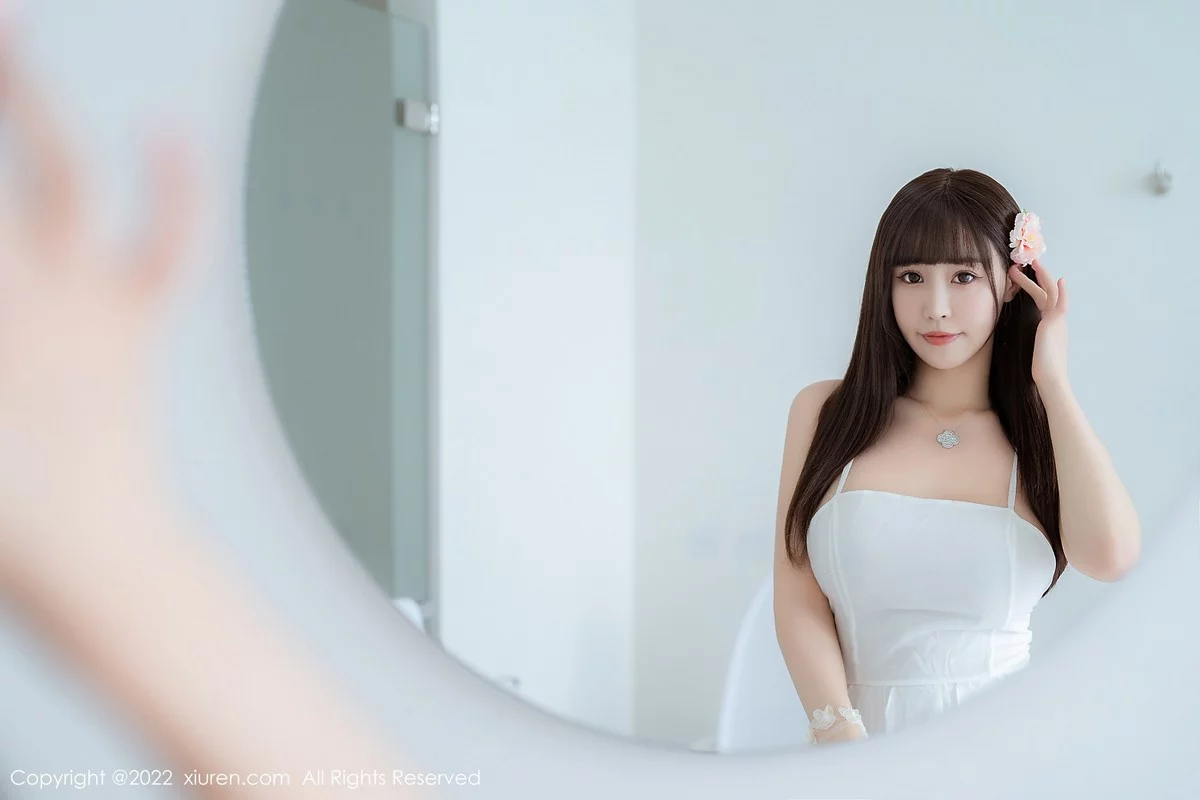 [[XiuRen秀人网]秀人网]No.5261_女神朱可儿Flora大理旅拍白色露肩吊带裙配白丝袜丰满诱惑写真114P