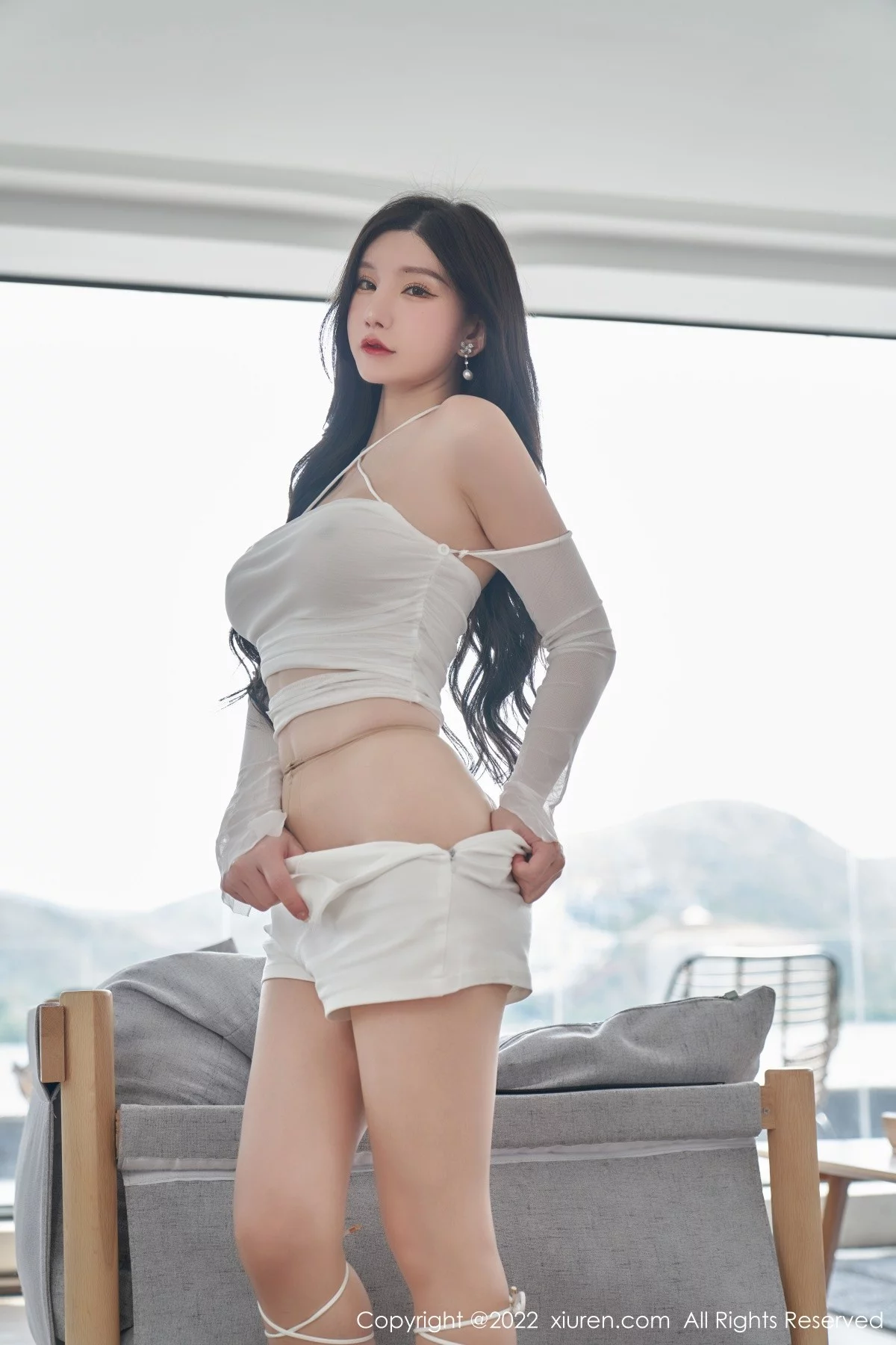 [[XiuRen秀人网]秀人网]No.5271_女神周于希Sally心愿旅拍户外白色轻透服饰秀完美身材诱惑写真89P