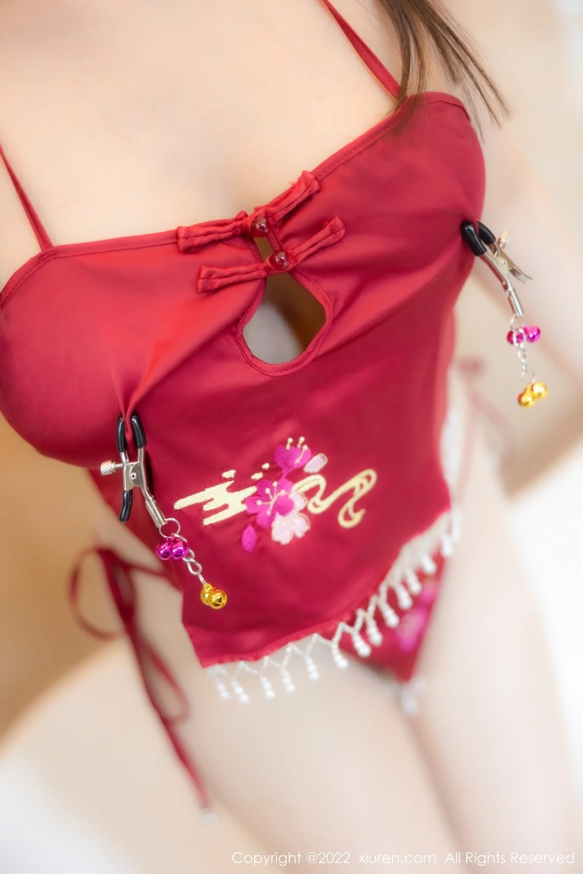 [[XiuRen秀人网]秀人网]No.5266_模特豆瓣酱私房浴室性感红色服饰配丁字裤秀翘臀丰满诱惑写真86P