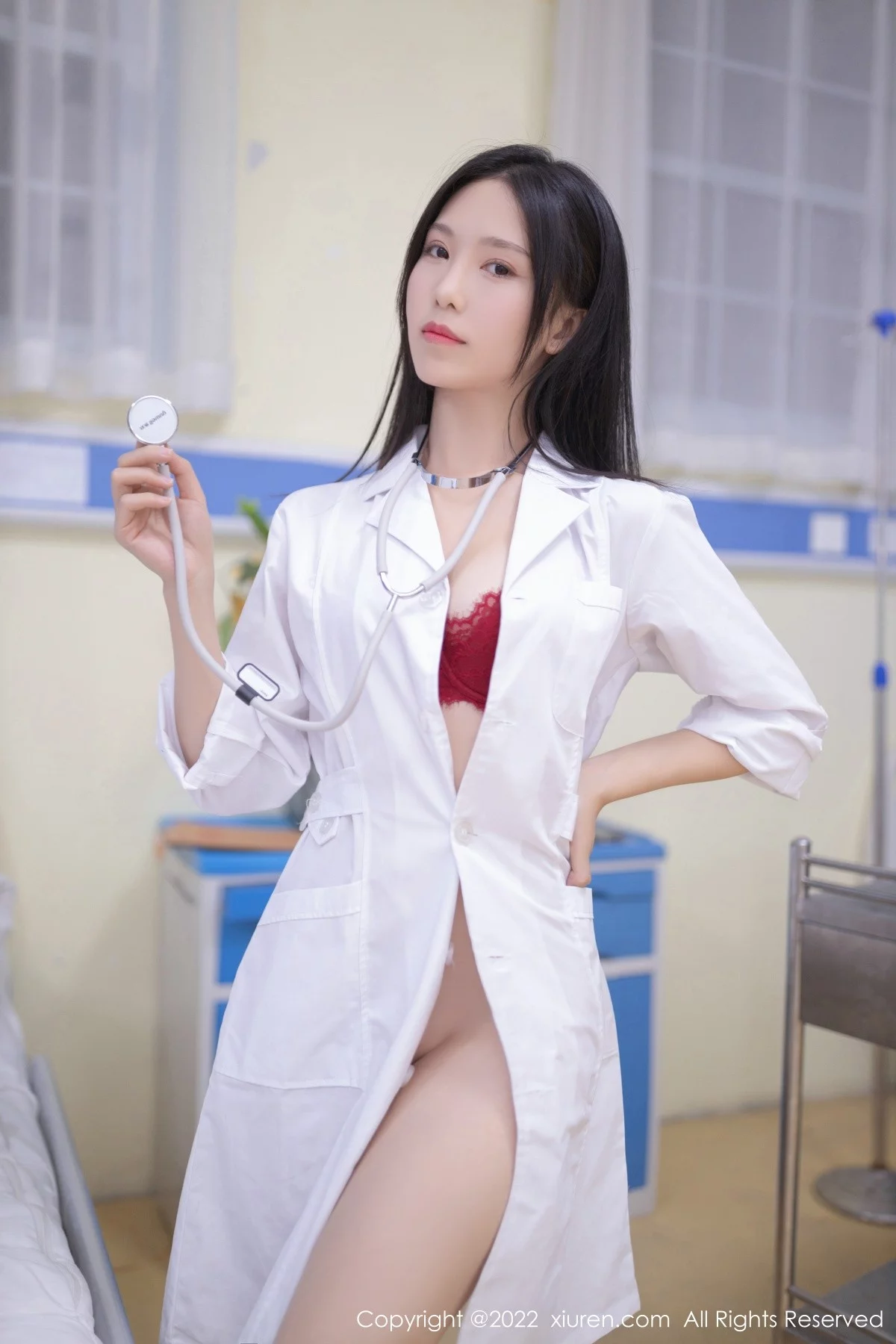 [[XiuRen秀人网]秀人网]No.5267_模特利世脱性感白色护士服露暗红色蕾丝内衣超薄肉丝诱惑写真74P