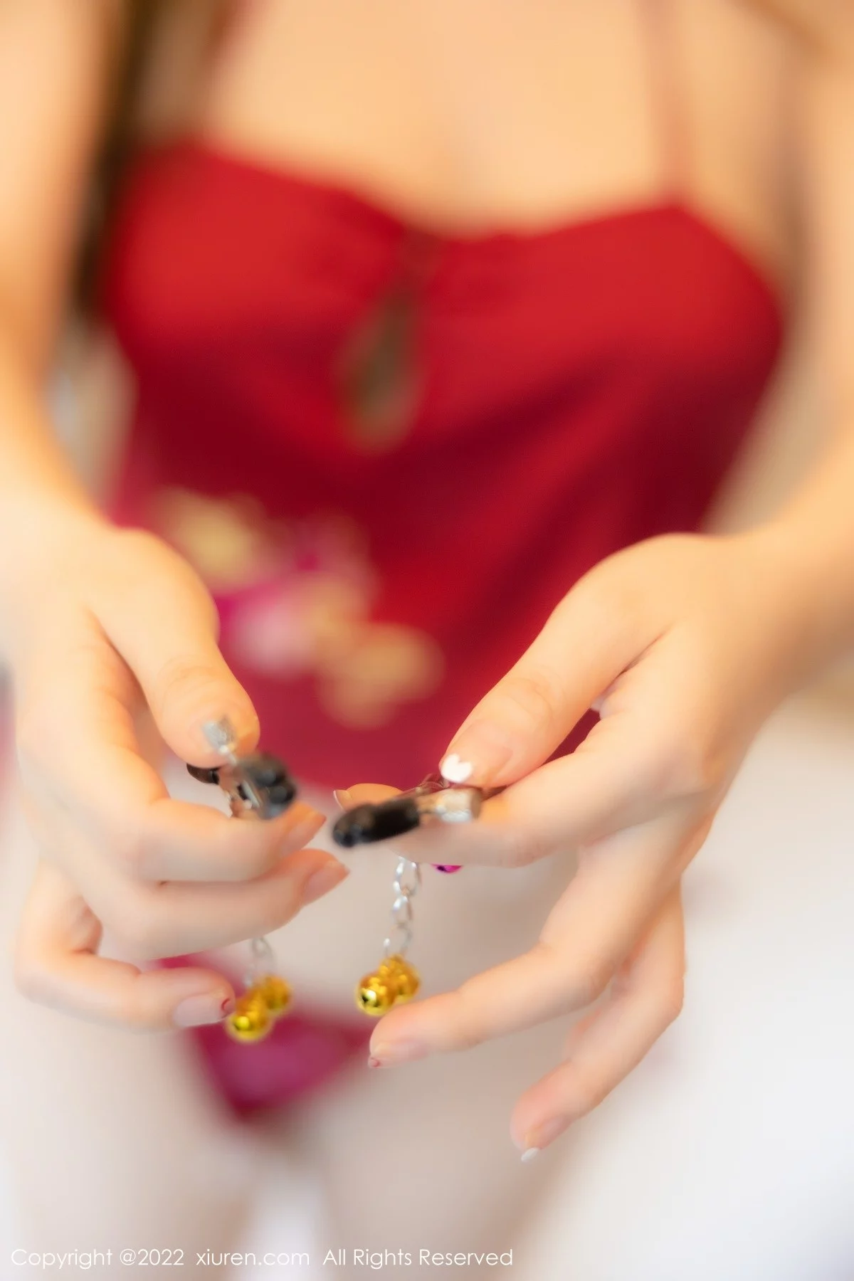 [[XiuRen秀人网]秀人网]No.5266_模特豆瓣酱私房浴室性感红色服饰配丁字裤秀翘臀丰满诱惑写真86P