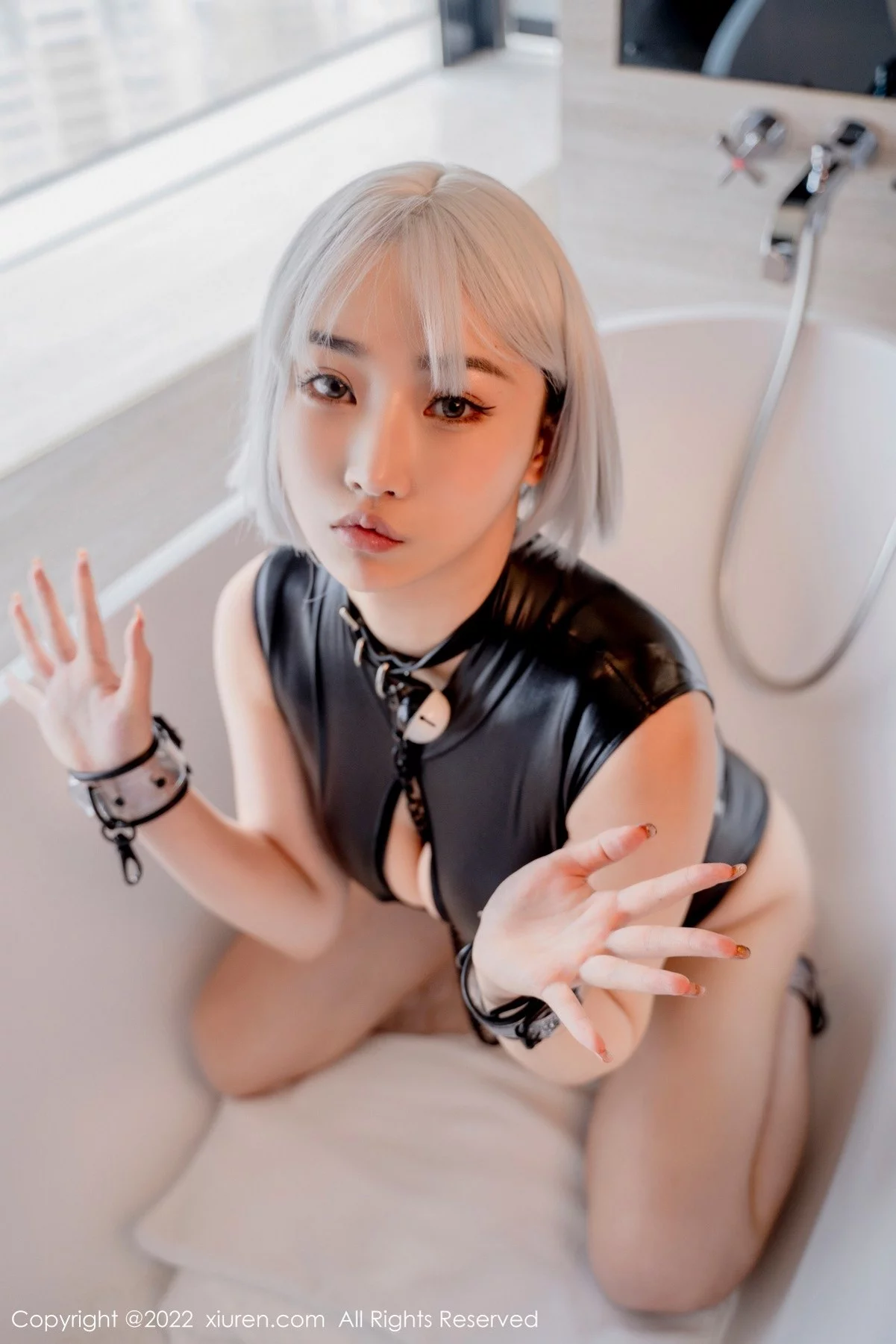 [[XiuRen秀人网]秀人网]No.5272_模特西门小玉私房浴室黑漆皮死库水粘稠液体湿身撩人诱惑写真68P