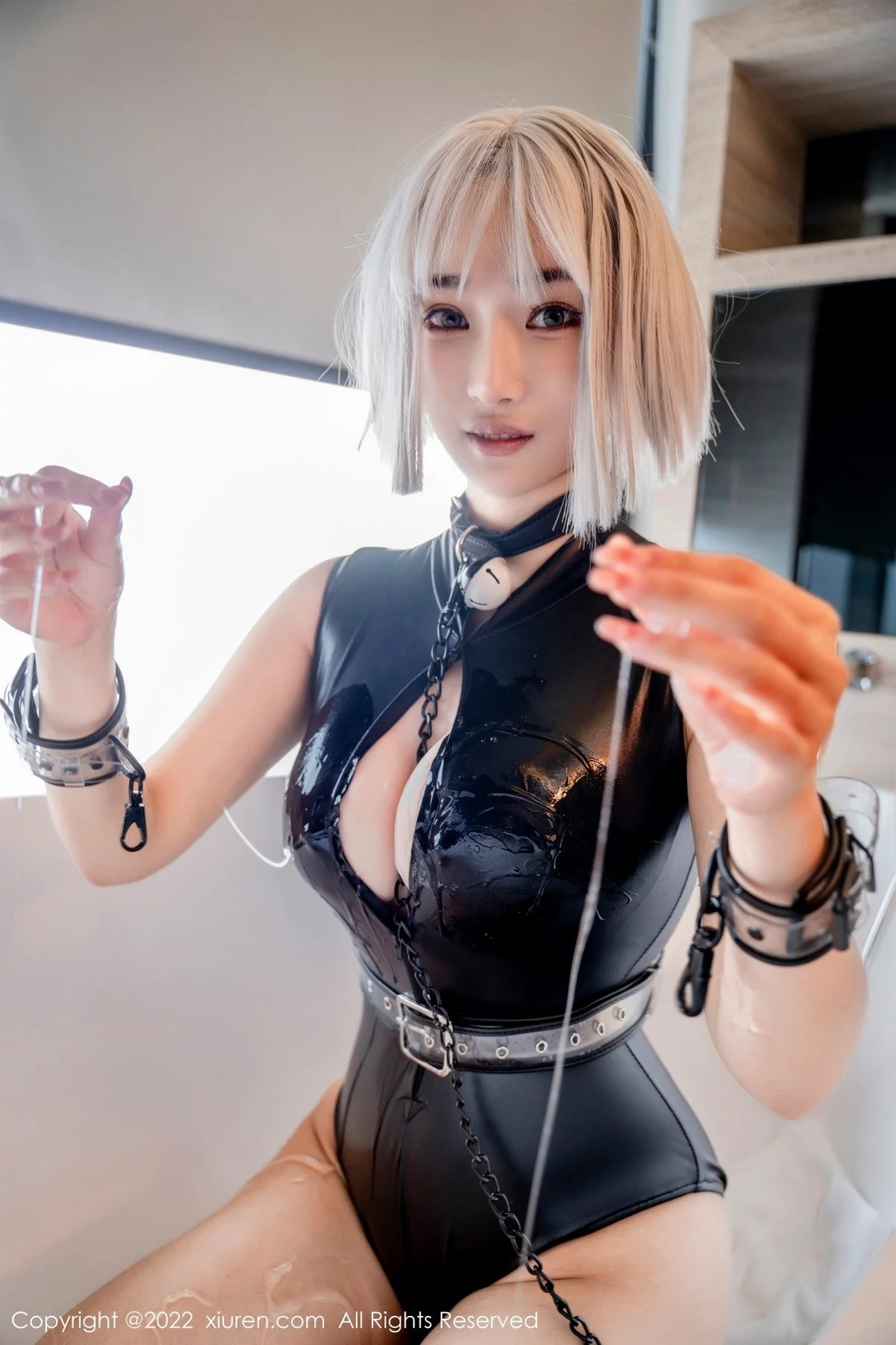 [[XiuRen秀人网]秀人网]No.5272_模特西门小玉私房浴室黑漆皮死库水粘稠液体湿身撩人诱惑写真68P