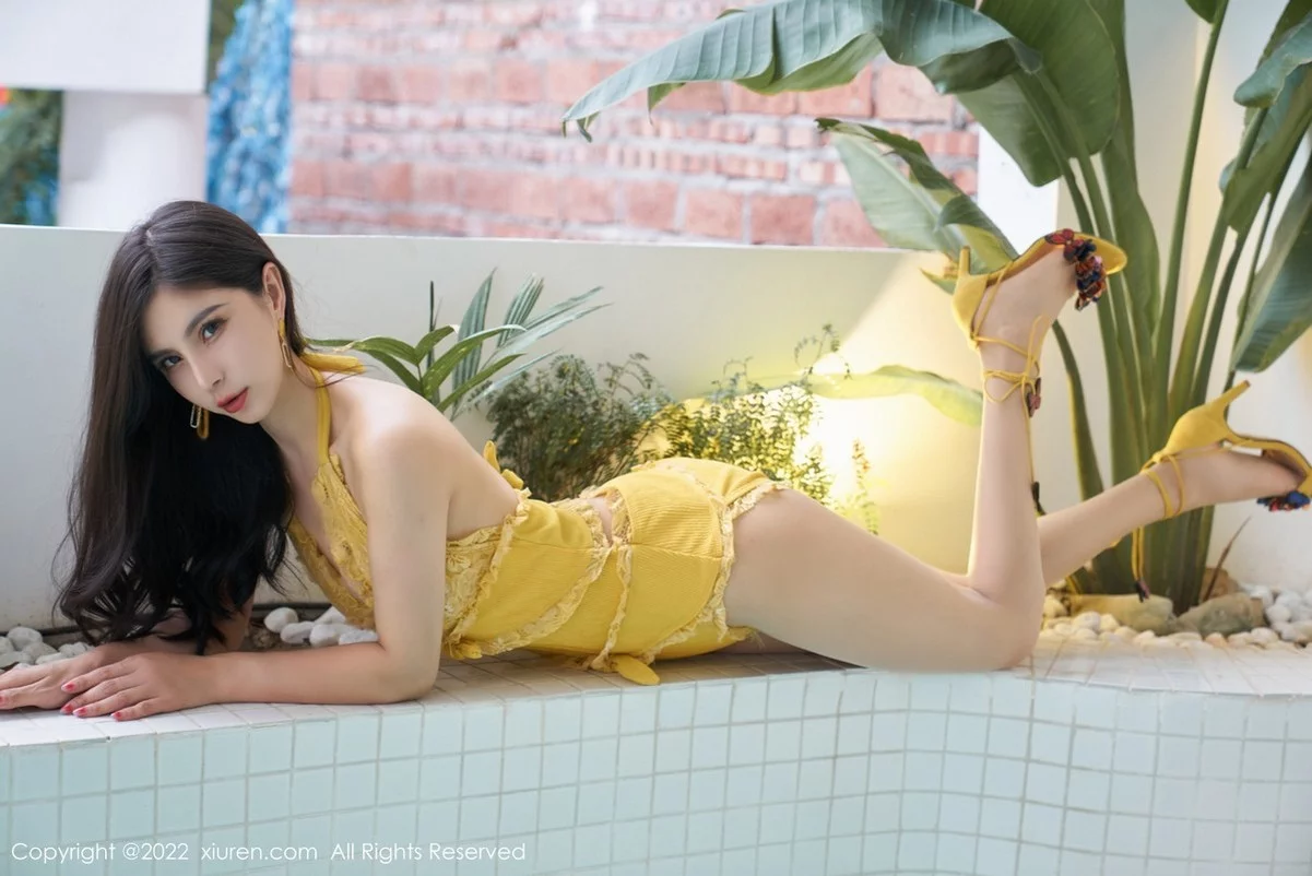 [[XiuRen秀人网]秀人网]No.5274_模特小蛮妖Yummy室内泳池场景黄色泳衣服秀完美身材诱惑写真59P