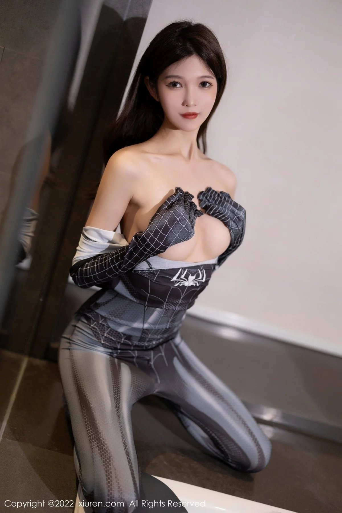 [[XiuRen秀人网]秀人网]No.5273_模特程程程厦门旅拍性感薄透蜘蛛侠服半脱秀完美身材诱惑写真71P