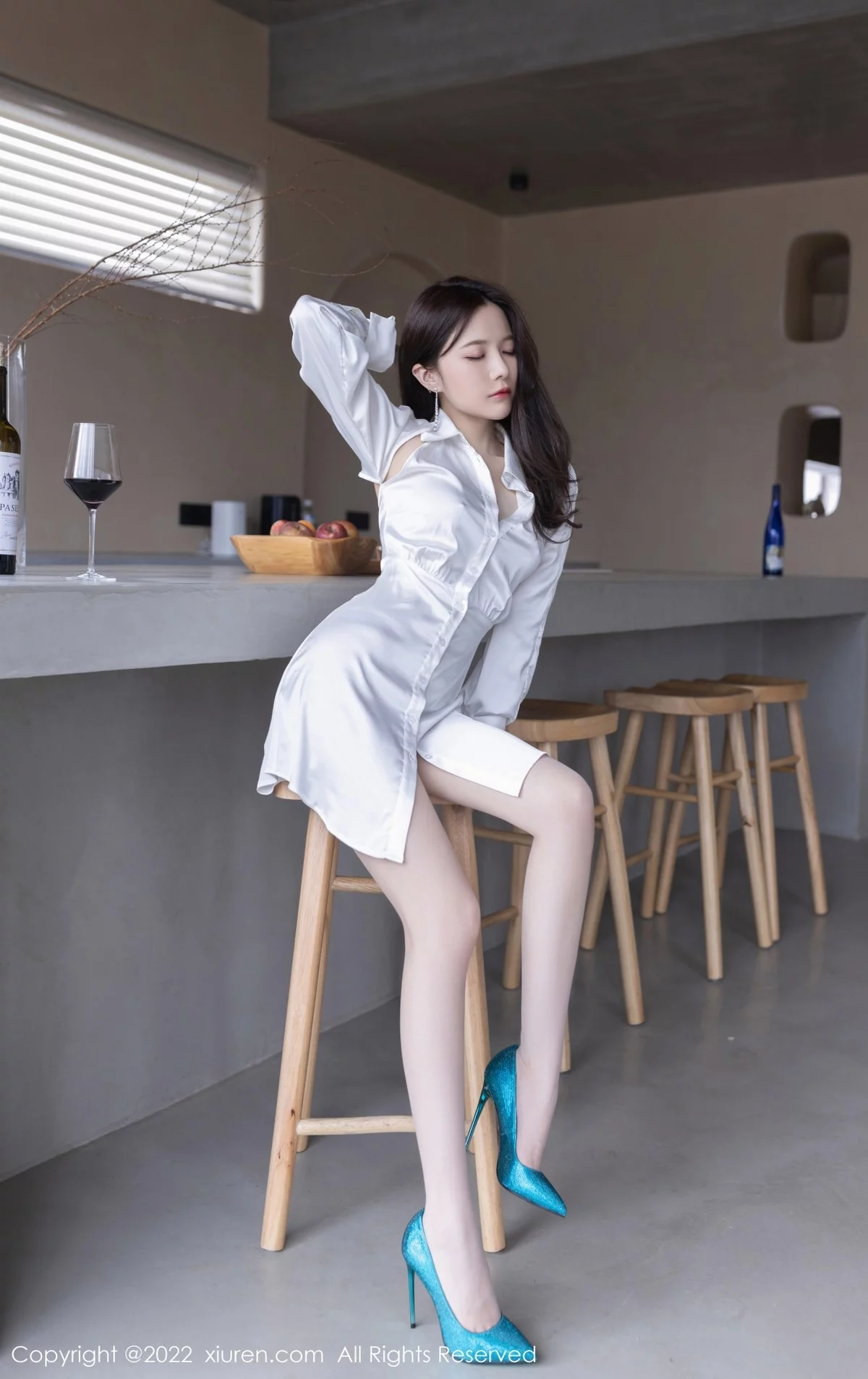 [[XiuRen秀人网]秀人网]No.5286_模特鱼子酱Fish云南旅拍性感白T配超薄肉丝秀婀娜身姿诱惑写真80P