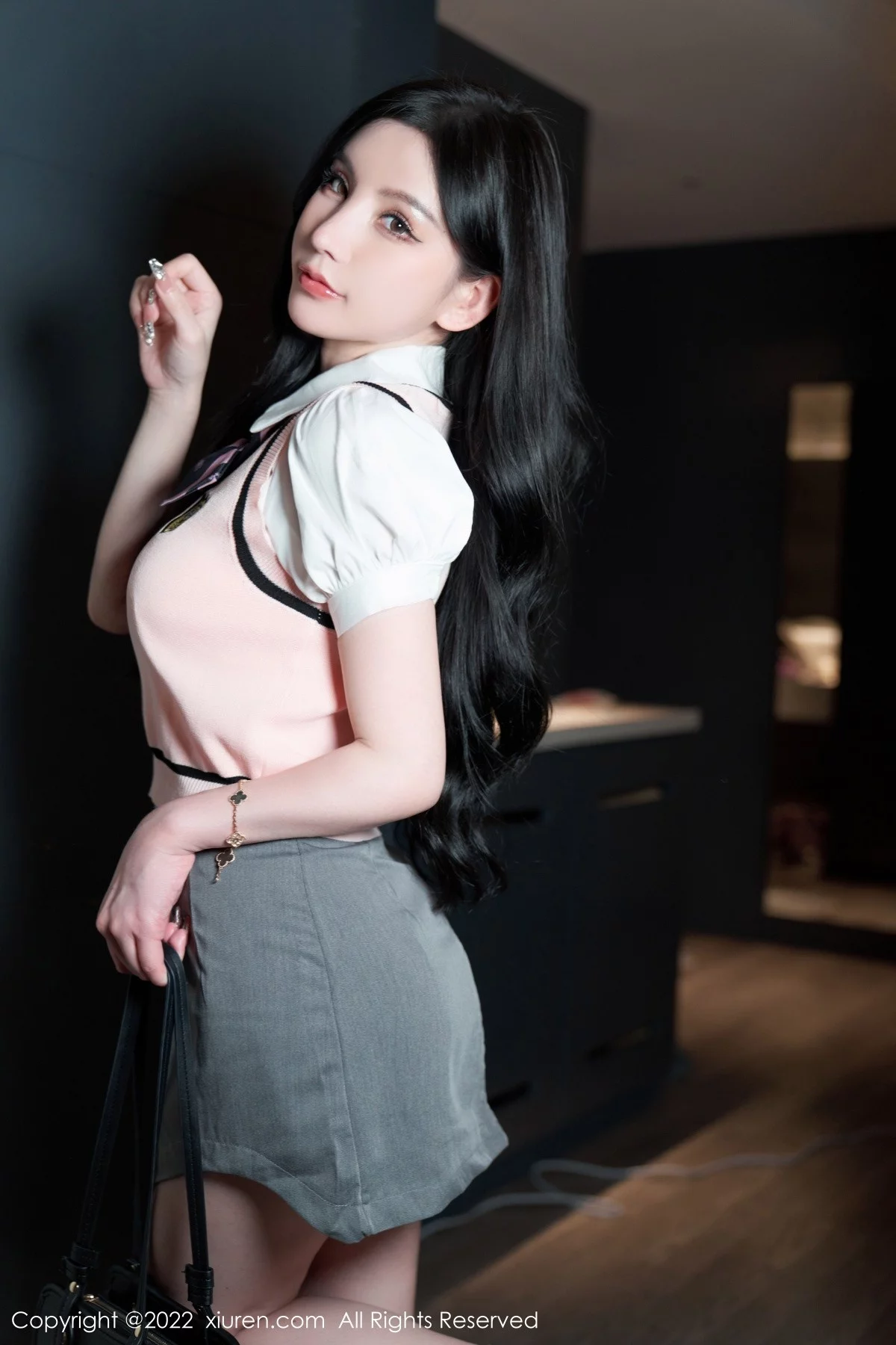 [[XiuRen秀人网]秀人网]No.5285_女神周于希Sally心愿旅拍私房情趣捆绑露淡粉蕾丝内衣诱惑写真86P