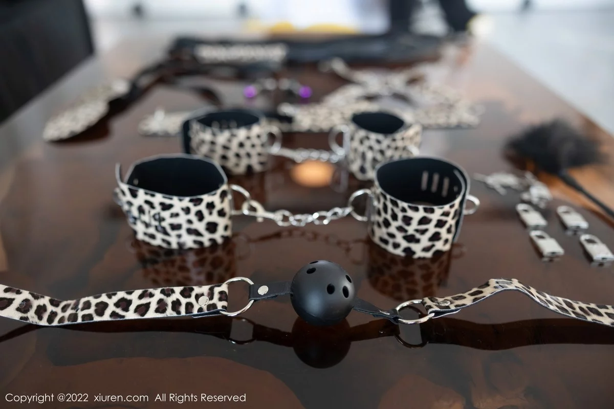 [[XiuRen秀人网]秀人网]No.5280_女神朱可儿Flora大理旅拍黑色轻透薄纱吊裙秀傲人豪乳诱惑写真92P