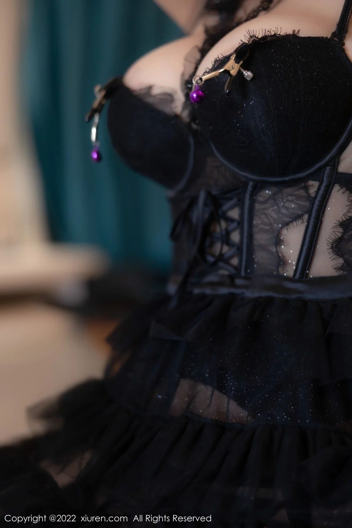 [[XiuRen秀人网]秀人网]No.5280_女神朱可儿Flora大理旅拍黑色轻透薄纱吊裙秀傲人豪乳诱惑写真92P