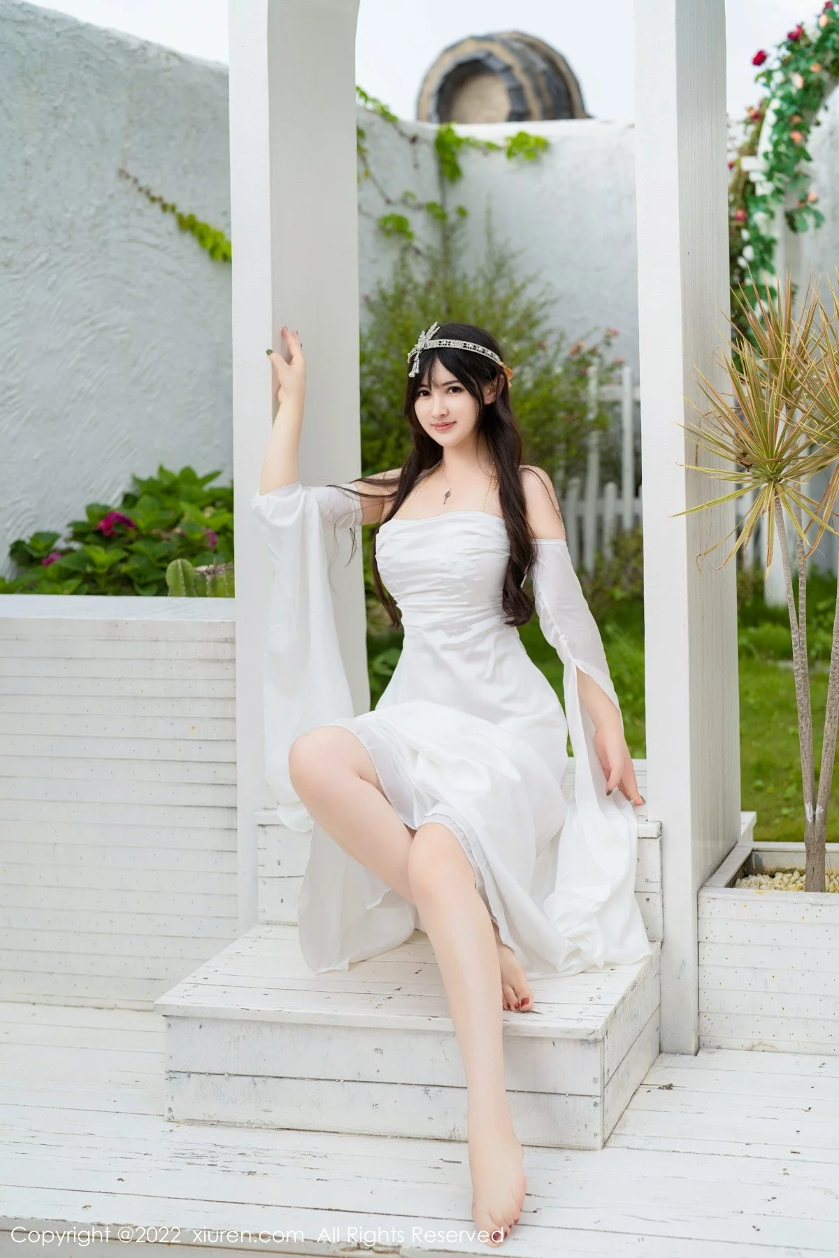 [[XiuRen秀人网]秀人网]No.5288_模特诗诗kiki大理旅拍白色露肩长裙秀诱人金色内衣惹火诱惑写真59P