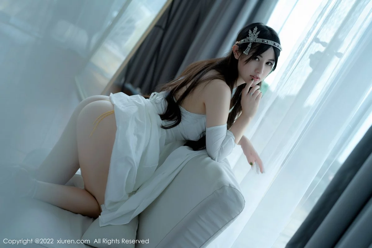 [[XiuRen秀人网]秀人网]No.5288_模特诗诗kiki大理旅拍白色露肩长裙秀诱人金色内衣惹火诱惑写真59P