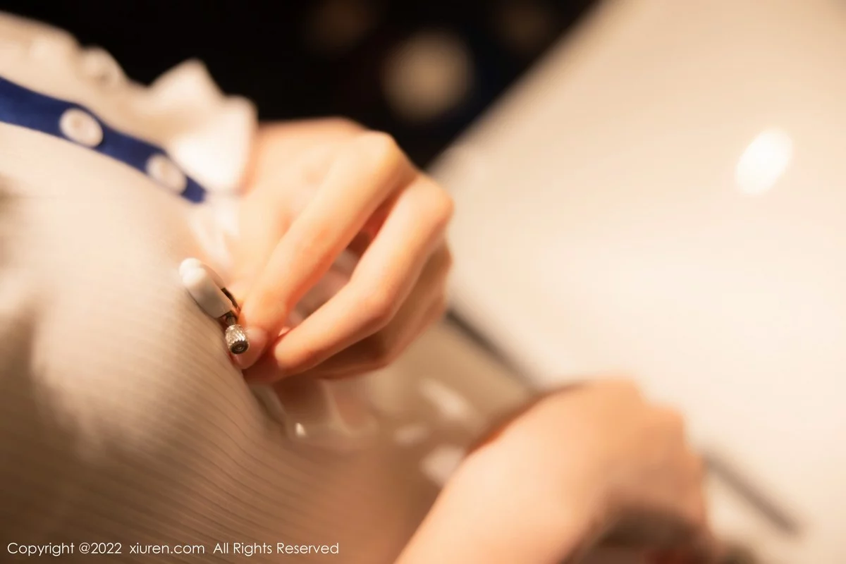 [[XiuRen秀人网]秀人网]No.5291_模特奶瓶性感白色水手服饰配白色长袜秀苗条身材迷人美腿写真88P