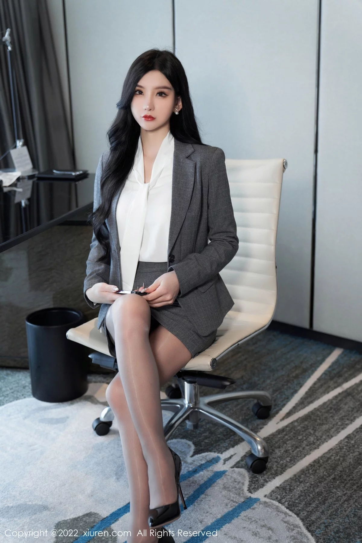 [[XiuRen秀人网]秀人网]No.5177_女神周于希Sally心愿旅拍性感职业装+黑色情趣服饰完美诱惑写真81P