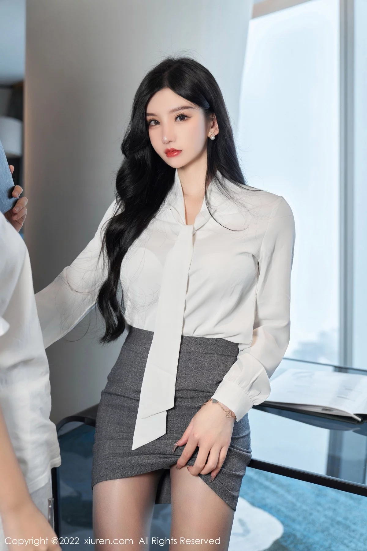 [[XiuRen秀人网]秀人网]No.5177_女神周于希Sally心愿旅拍性感职业装+黑色情趣服饰完美诱惑写真81P