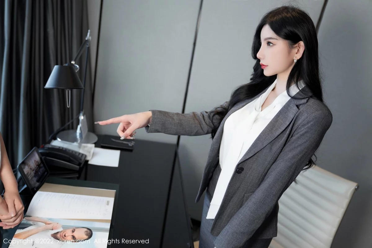 [[XiuRen秀人网]秀人网]No.5177_女神周于希Sally心愿旅拍性感职业装+黑色情趣服饰完美诱惑写真81P