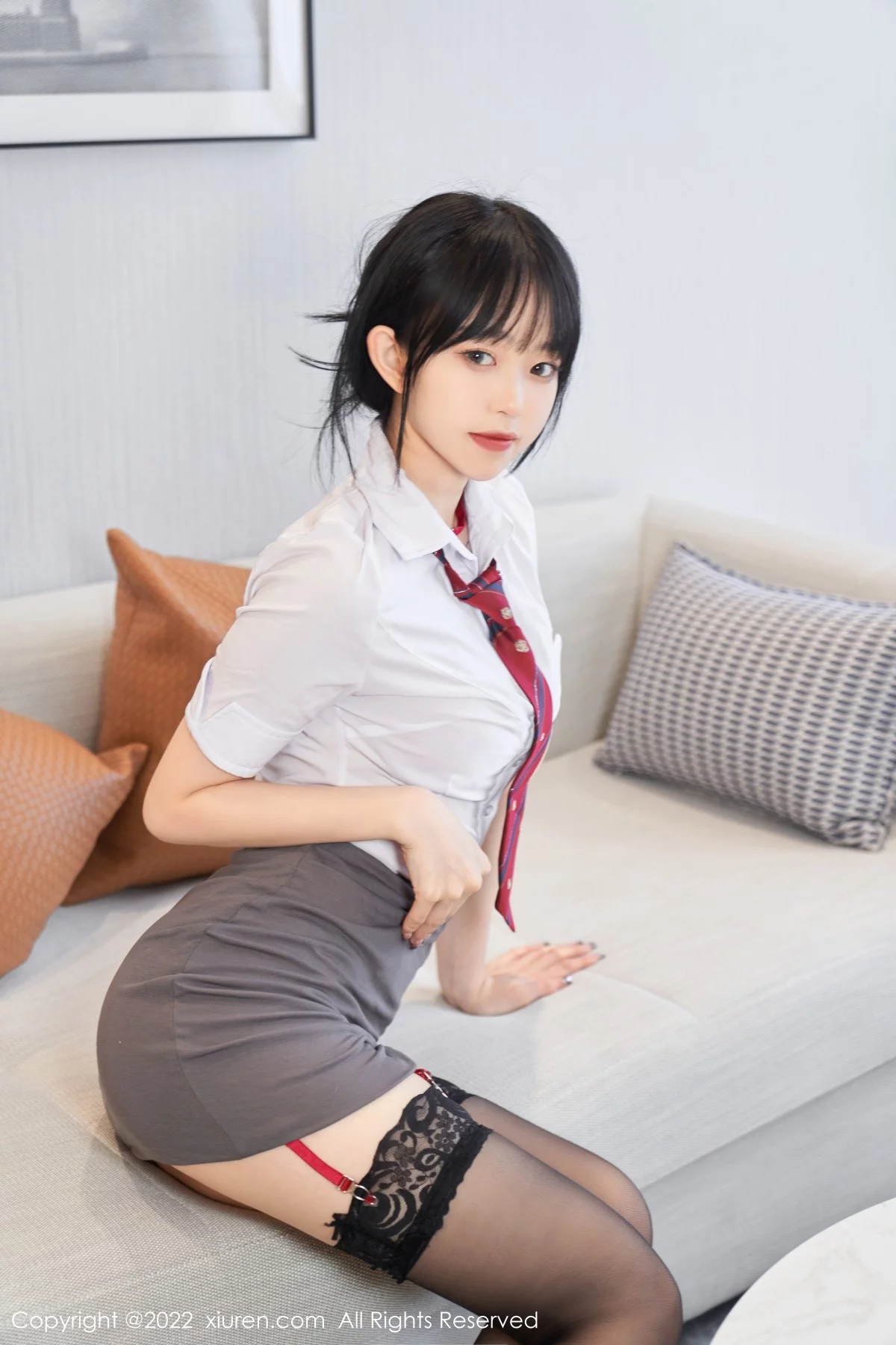 [[XiuRen秀人网]秀人网]No.5182_模特奶瓶性感白T配灰色短裙露轻透内衣黑丝吊袜极致魅惑写真66P