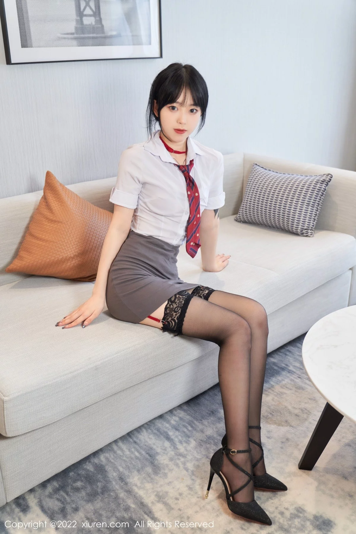 [[XiuRen秀人网]秀人网]No.5182_模特奶瓶性感白T配灰色短裙露轻透内衣黑丝吊袜极致魅惑写真66P