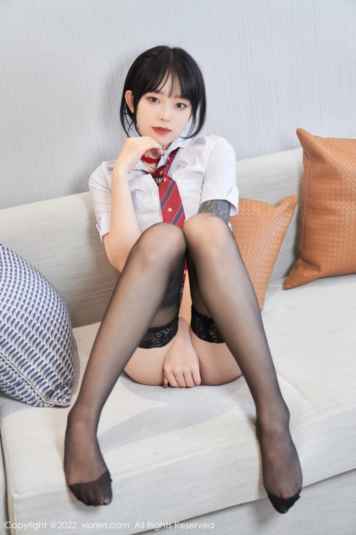 [[XiuRen秀人网]秀人网]No.5182_模特奶瓶性感白T配灰色短裙露轻透内衣黑丝吊袜极致魅惑写真66P