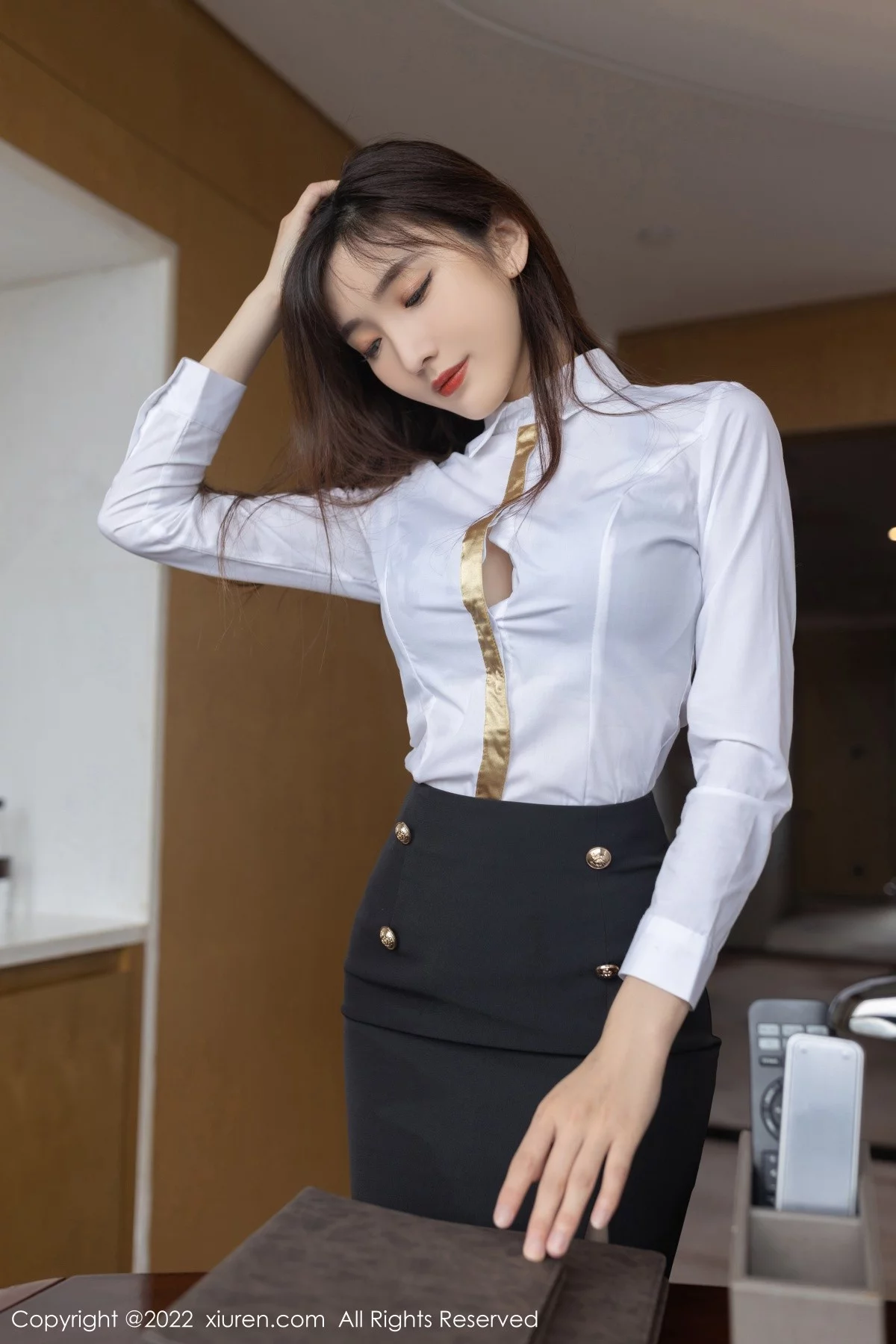 [[XiuRen秀人网]秀人网]No.5183_模特陆萱萱广州-云南旅拍角色扮演性感内衣配无内黑丝诱惑写真73P