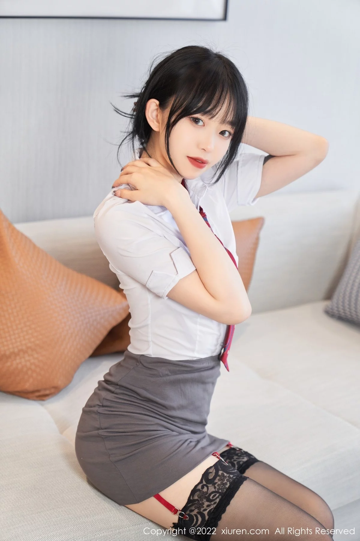 [[XiuRen秀人网]秀人网]No.5182_模特奶瓶性感白T配灰色短裙露轻透内衣黑丝吊袜极致魅惑写真66P