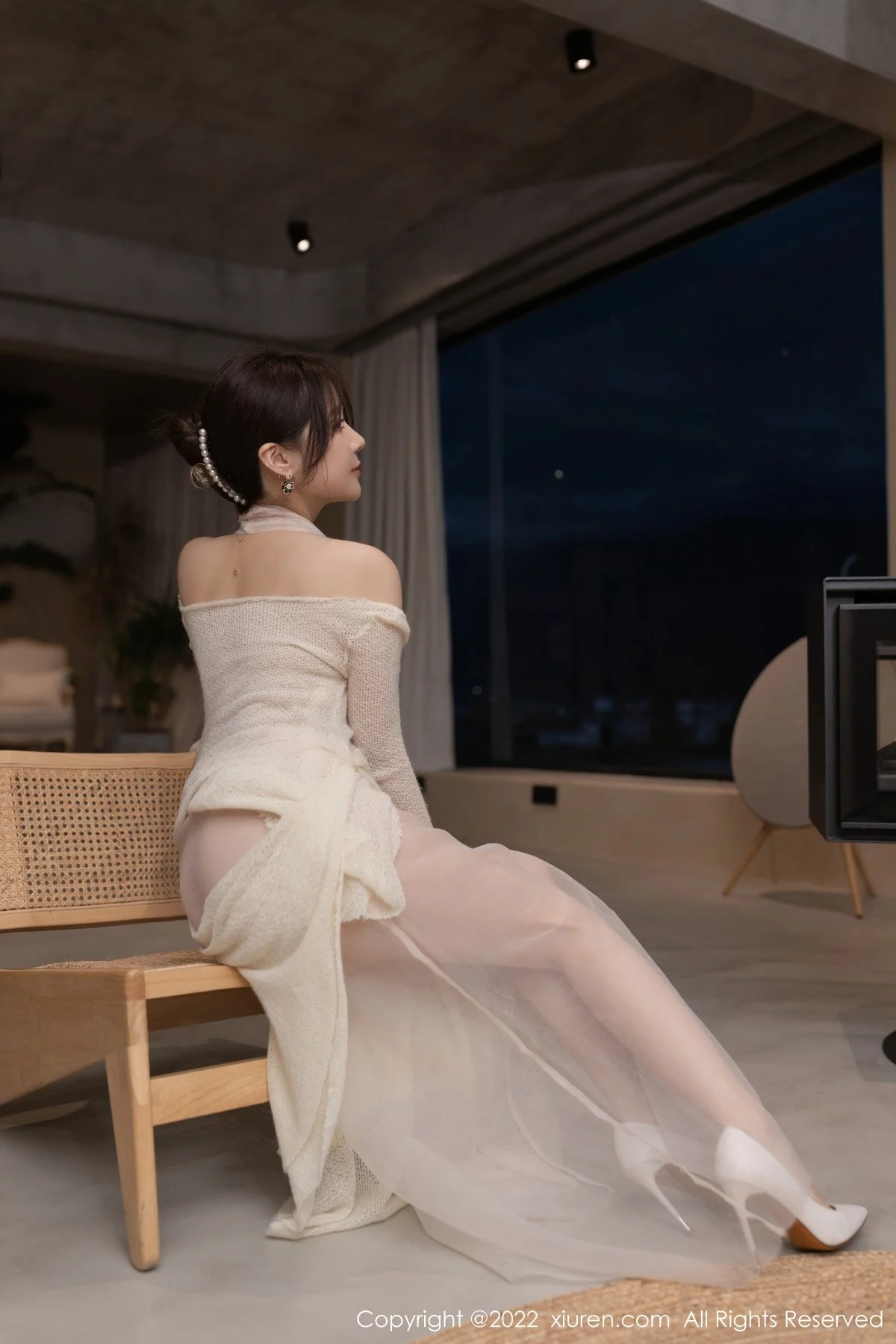 [[XiuRen秀人网]秀人网]No.5191_模特鱼子酱Fish广州-云南旅拍米色轻透服饰秀曼妙身材诱惑写真82P