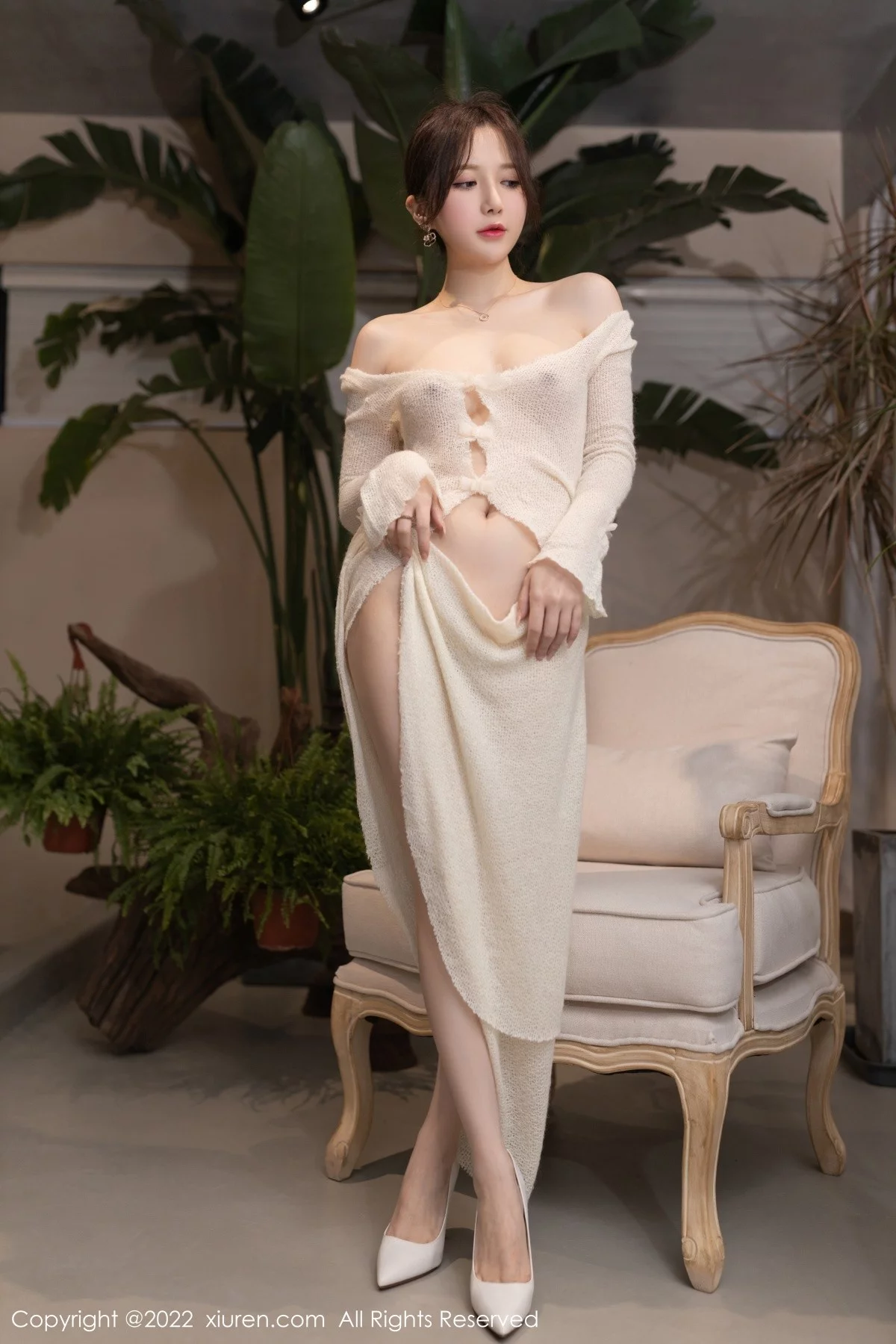 [[XiuRen秀人网]秀人网]No.5191_模特鱼子酱Fish广州-云南旅拍米色轻透服饰秀曼妙身材诱惑写真82P