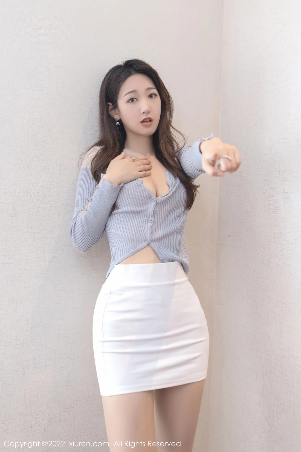 [[XiuRen秀人网]秀人网]No.5195_模特唐安琪广州-云南旅拍半脱露蕾丝内衣配开档肉丝诱惑写真77P