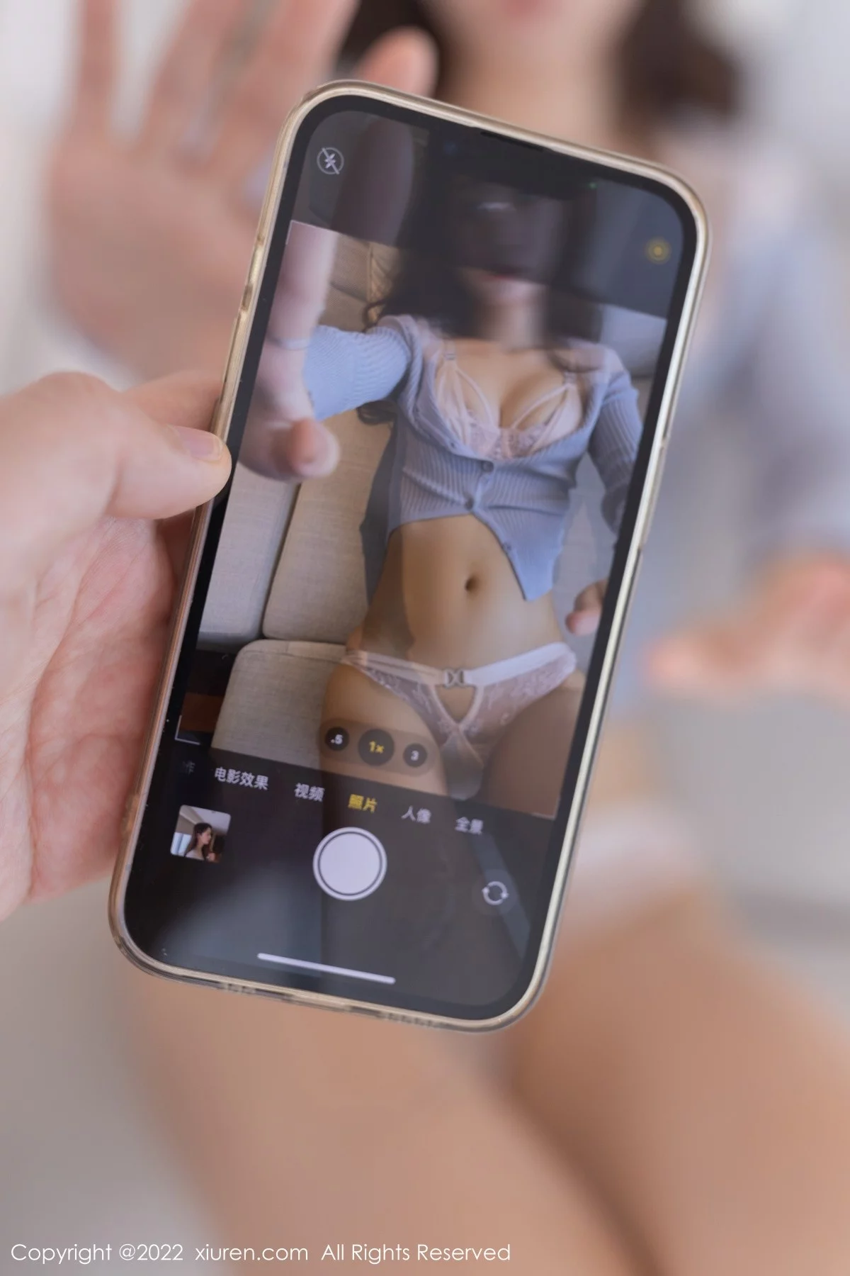 [[XiuRen秀人网]秀人网]No.5195_模特唐安琪广州-云南旅拍半脱露蕾丝内衣配开档肉丝诱惑写真77P