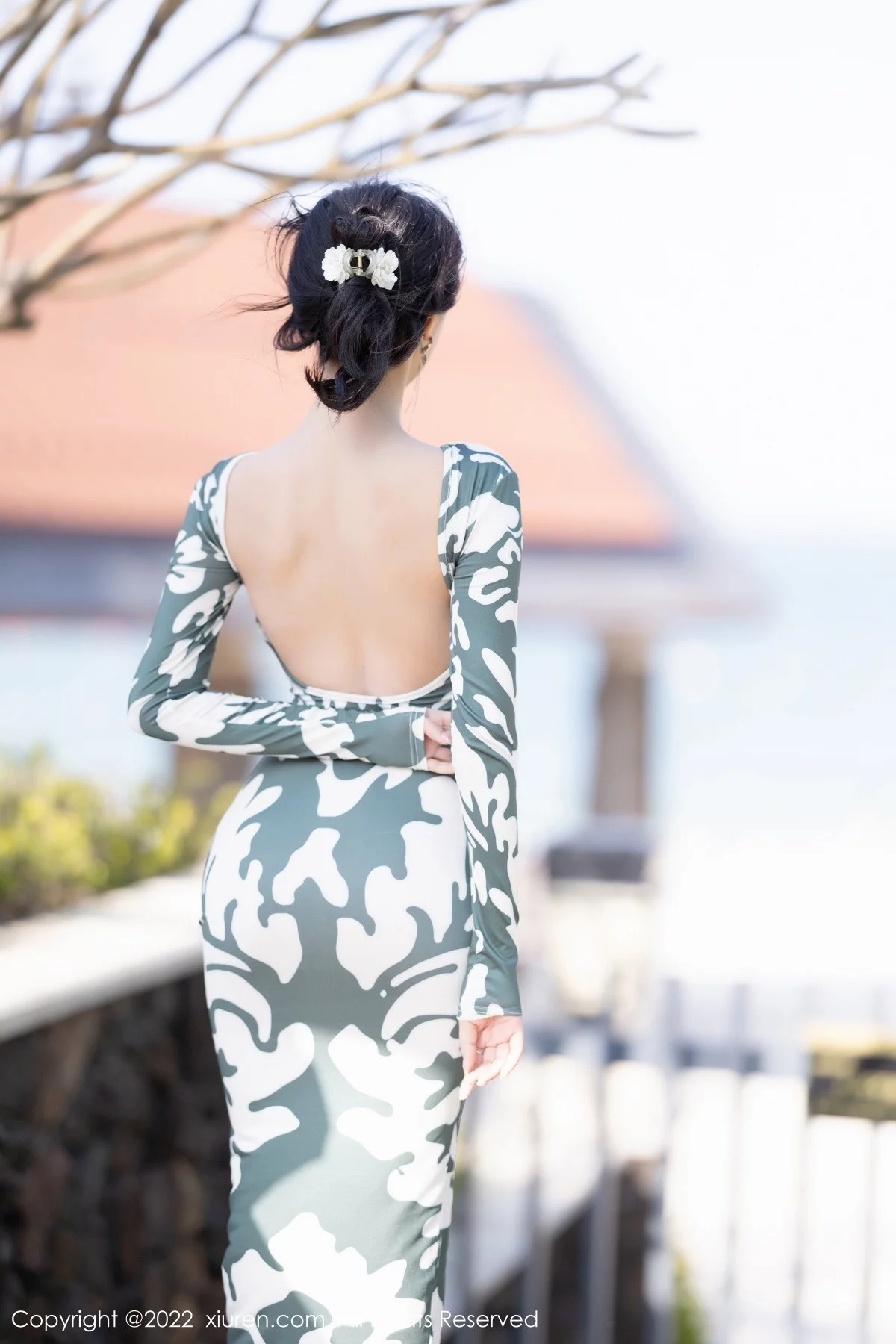 [[XiuRen秀人网]秀人网]No.5194_女神王馨瑶yanni厦门旅拍脱紧身连衣裙露灰色蕾丝内衣诱惑写真90P