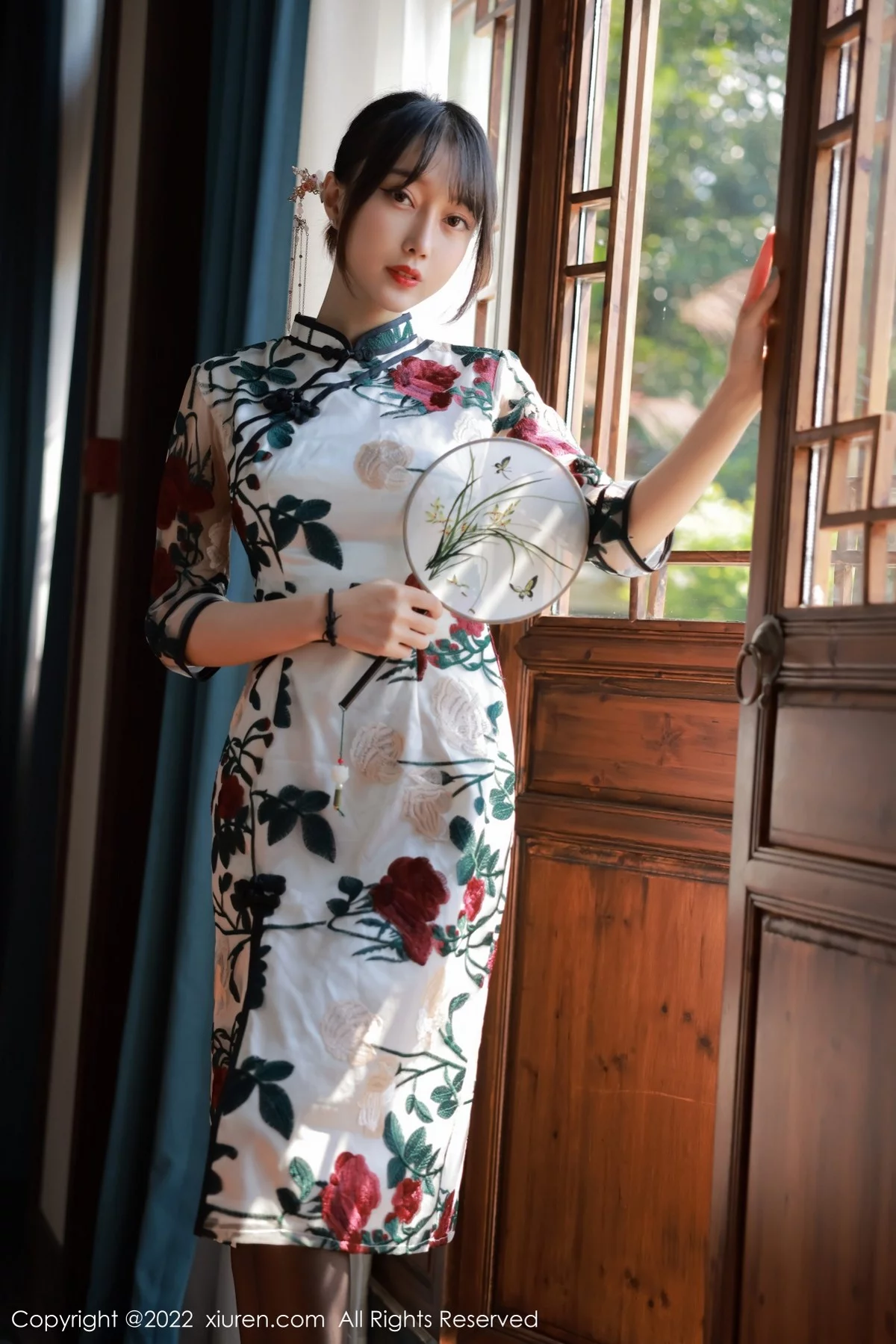 [[XiuRen秀人网]秀人网]No.5199_模特玥儿玥er澳门旅拍半脱露黑色轻透内衣配超薄黑丝诱惑写真77P