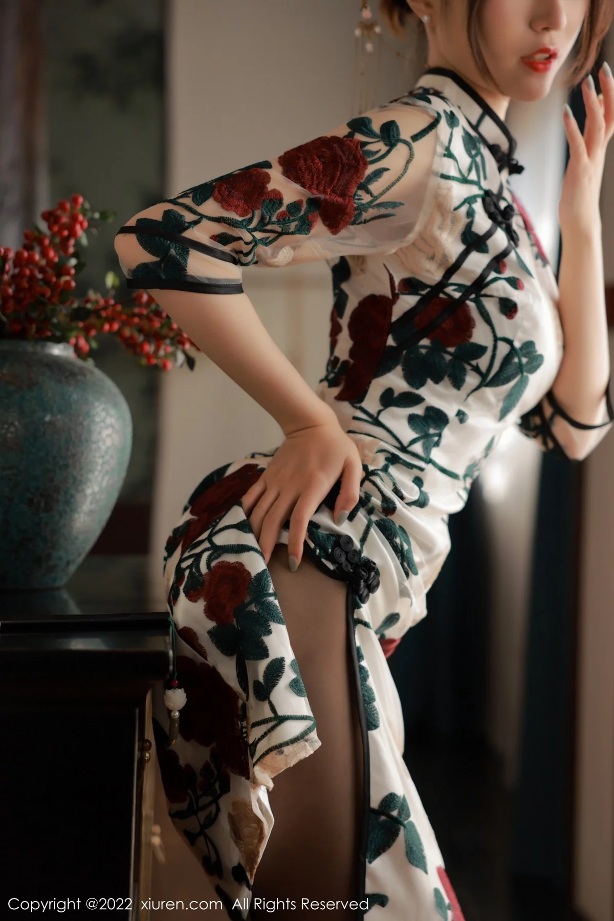 [[XiuRen秀人网]秀人网]No.5199_模特玥儿玥er澳门旅拍半脱露黑色轻透内衣配超薄黑丝诱惑写真77P