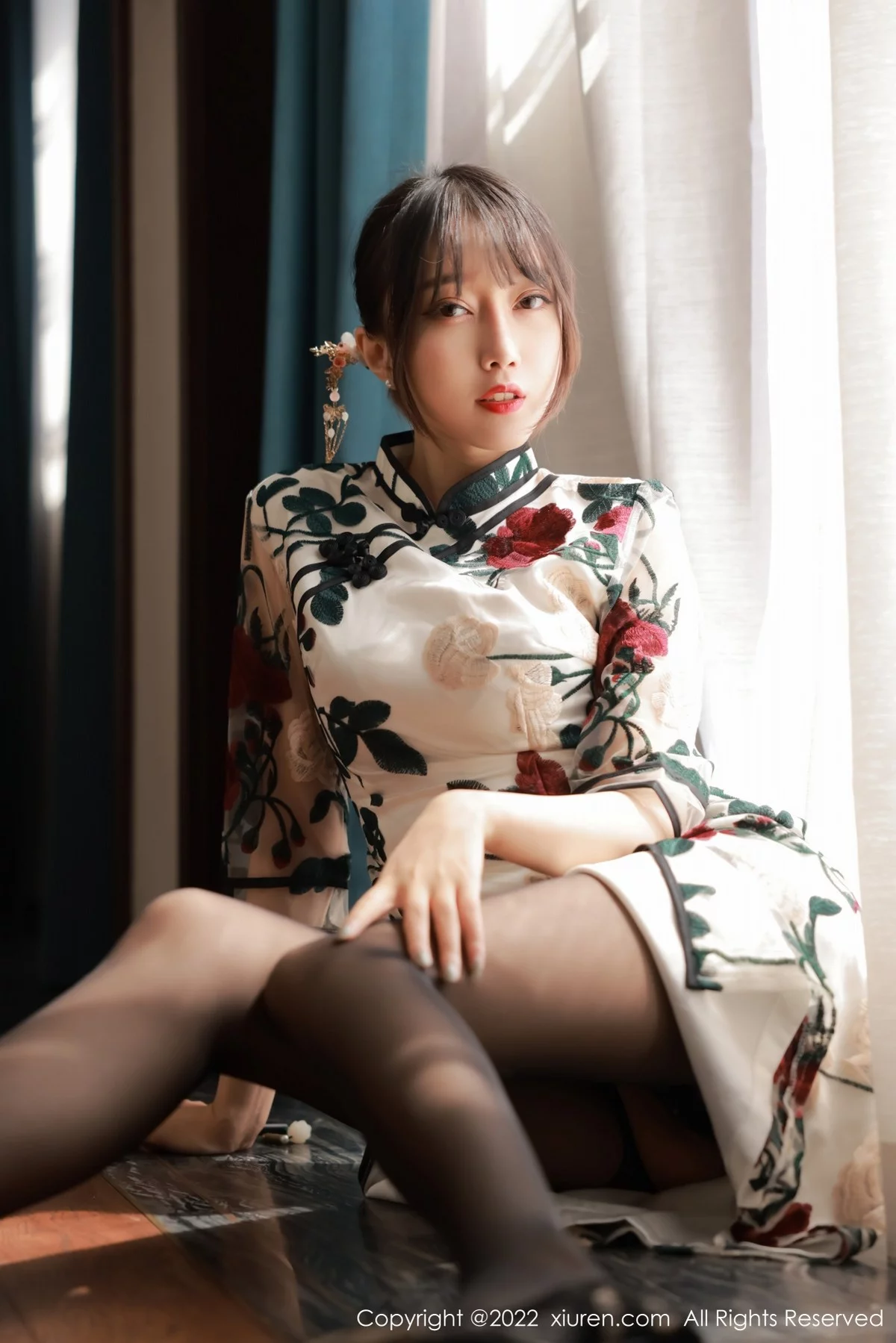 [[XiuRen秀人网]秀人网]No.5199_模特玥儿玥er澳门旅拍半脱露黑色轻透内衣配超薄黑丝诱惑写真77P