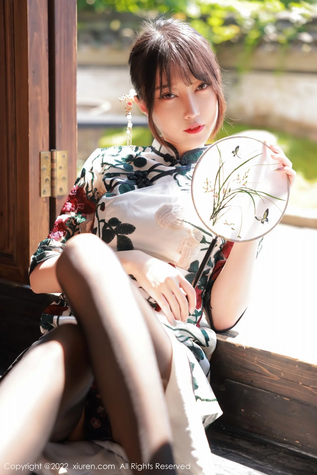 [[XiuRen秀人网]秀人网]No.5199_模特玥儿玥er澳门旅拍半脱露黑色轻透内衣配超薄黑丝诱惑写真77P