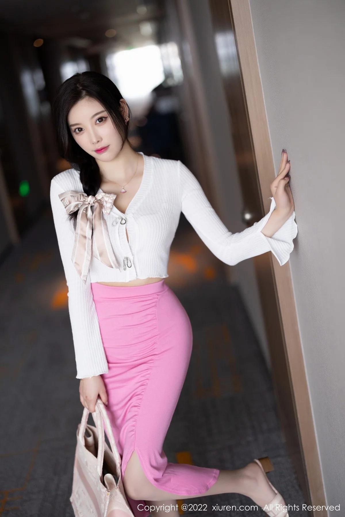 [[XiuRen秀人网]秀人网]No.5200_女神杨晨晨Yome半脱露白色轻透蕾丝内衣秀完美身材诱惑写真76P