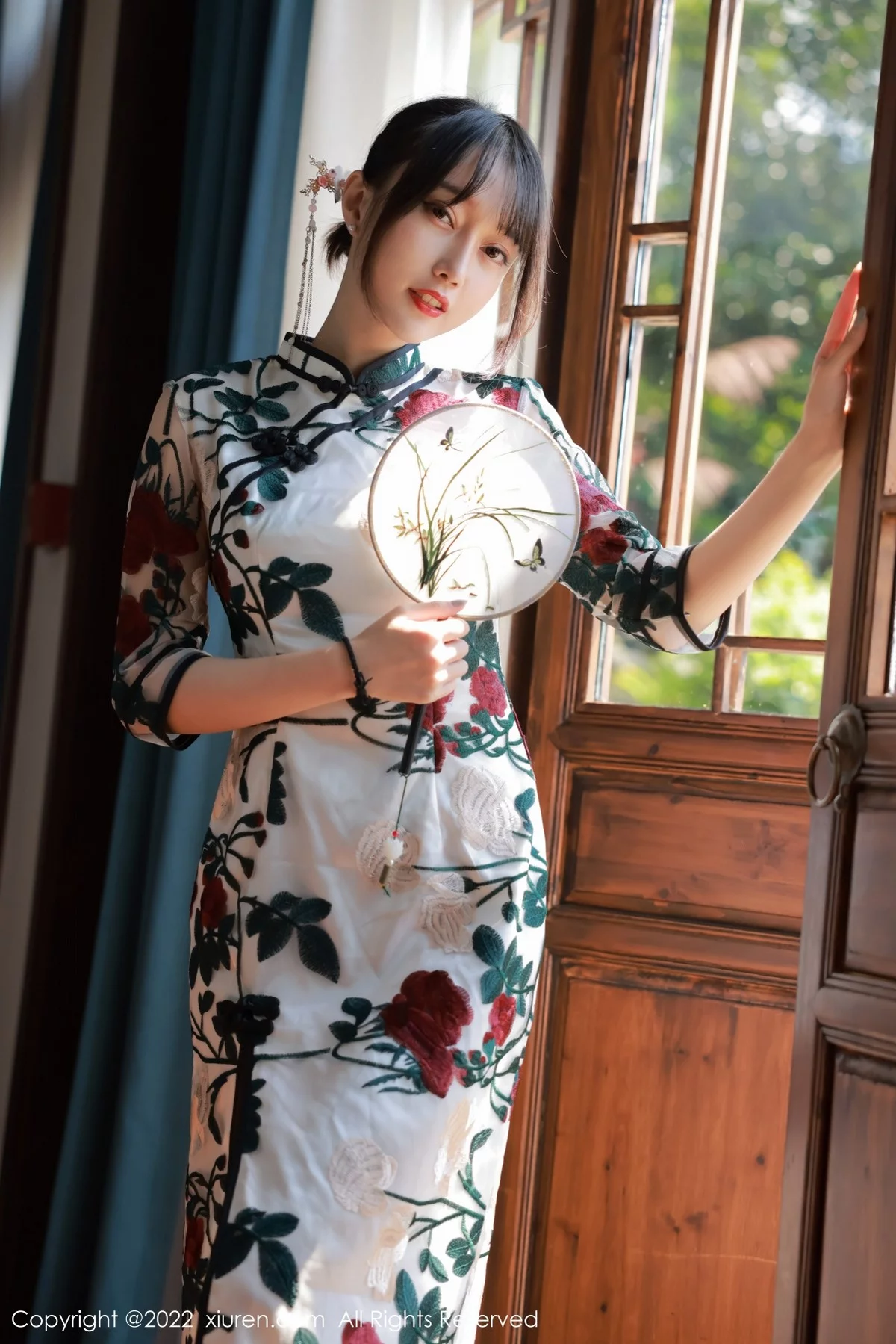 [[XiuRen秀人网]秀人网]No.5199_模特玥儿玥er澳门旅拍半脱露黑色轻透内衣配超薄黑丝诱惑写真77P