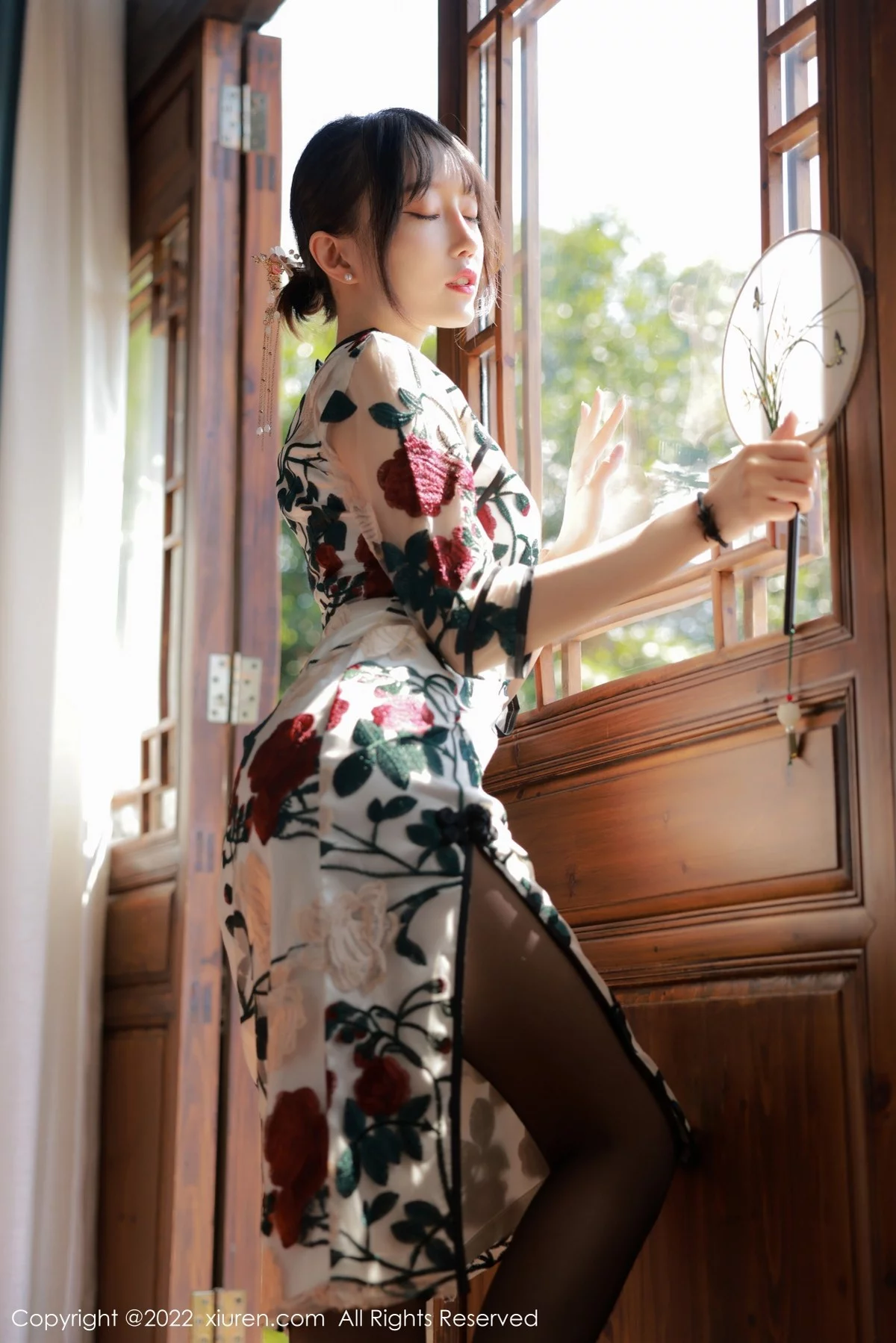 [[XiuRen秀人网]秀人网]No.5199_模特玥儿玥er澳门旅拍半脱露黑色轻透内衣配超薄黑丝诱惑写真77P