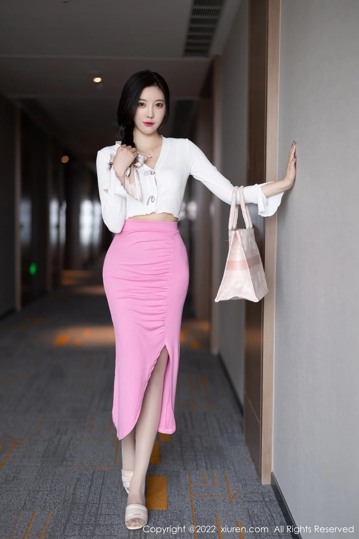 [[XiuRen秀人网]秀人网]No.5200_女神杨晨晨Yome半脱露白色轻透蕾丝内衣秀完美身材诱惑写真76P