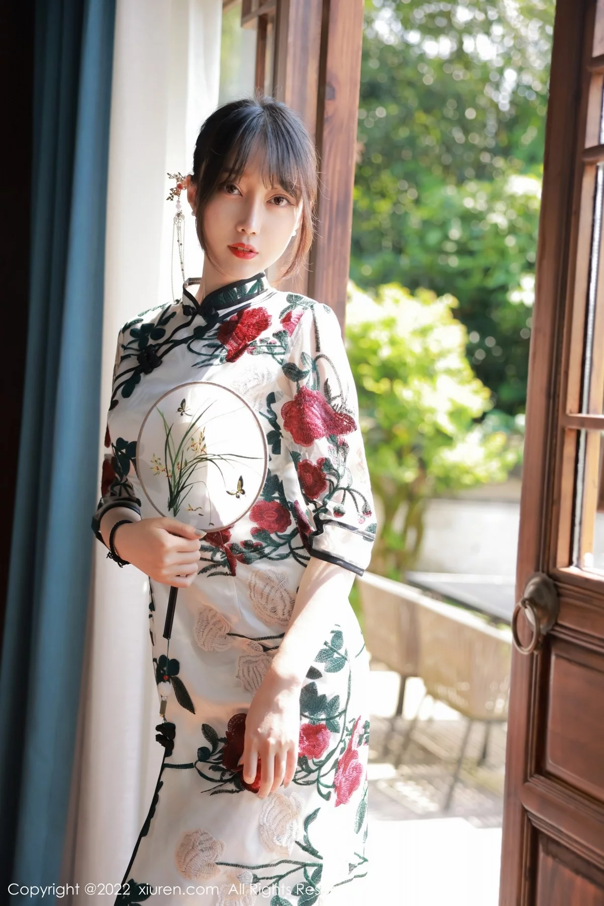 [[XiuRen秀人网]秀人网]No.5199_模特玥儿玥er澳门旅拍半脱露黑色轻透内衣配超薄黑丝诱惑写真77P