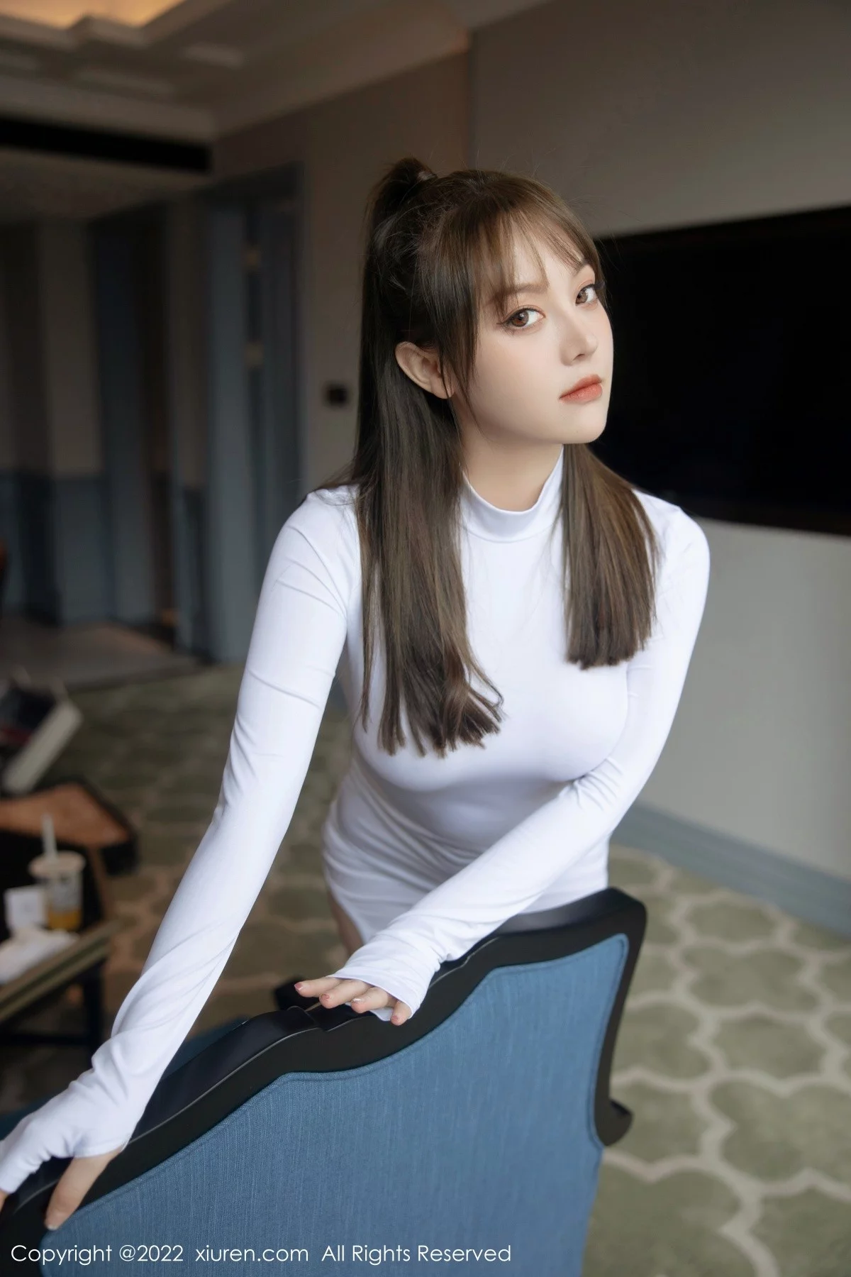 [[XiuRen秀人网]秀人网]No.5304_模特豆瓣酱私房性感白色轻透服饰配白丝袜秀丰满身材诱惑写真87P