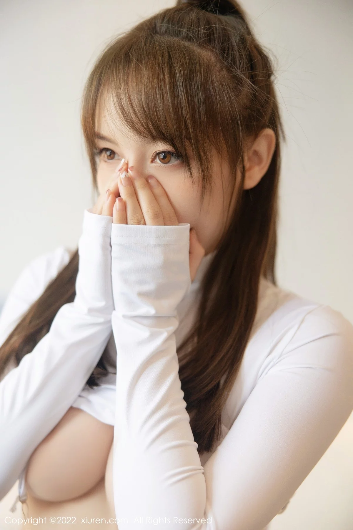 [[XiuRen秀人网]秀人网]No.5304_模特豆瓣酱私房性感白色轻透服饰配白丝袜秀丰满身材诱惑写真87P