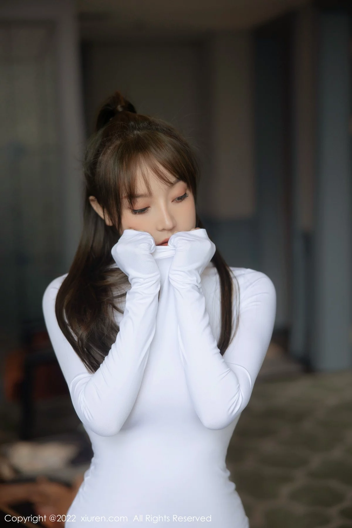 [[XiuRen秀人网]秀人网]No.5304_模特豆瓣酱私房性感白色轻透服饰配白丝袜秀丰满身材诱惑写真87P