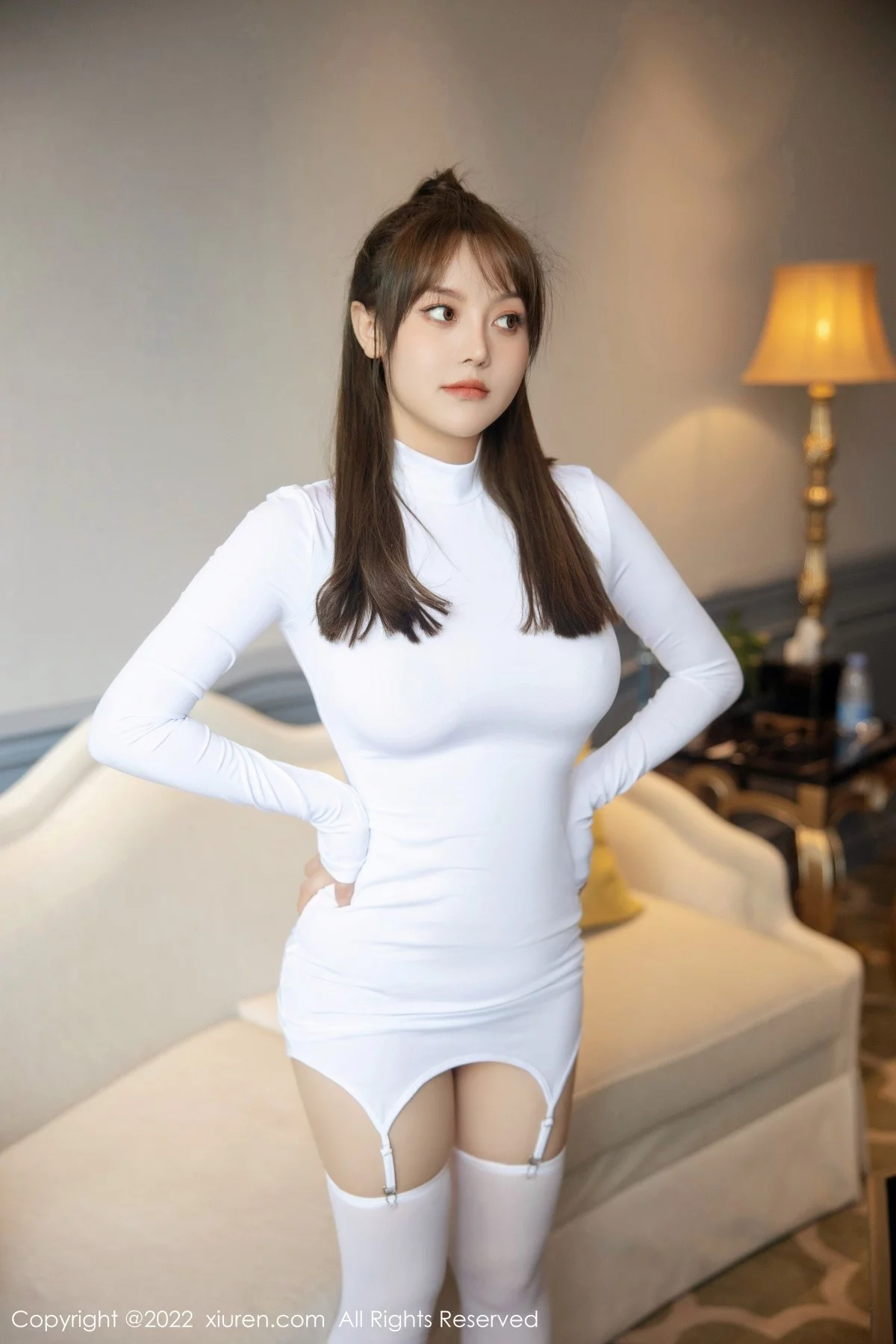 [[XiuRen秀人网]秀人网]No.5304_模特豆瓣酱私房性感白色轻透服饰配白丝袜秀丰满身材诱惑写真87P