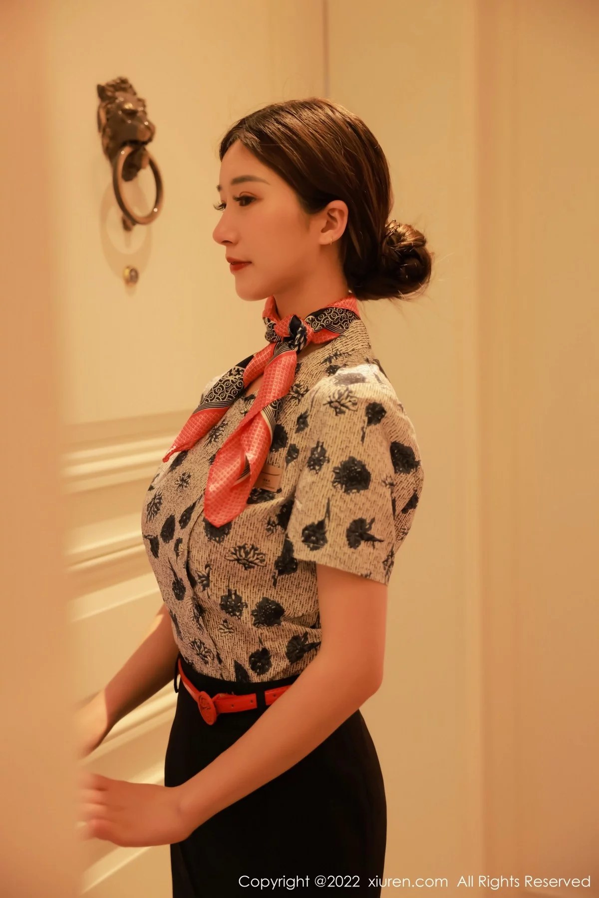 [[XiuRen秀人网]秀人网]No.5349_模特hebe韩心雨澳门旅拍空姐制服露蕾丝内衣超薄肉丝诱惑写真56P