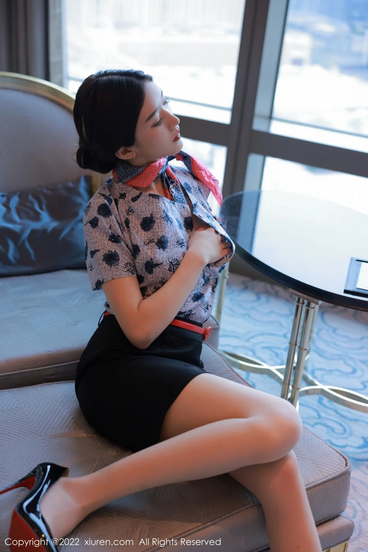 [[XiuRen秀人网]秀人网]No.5349_模特hebe韩心雨澳门旅拍空姐制服露蕾丝内衣超薄肉丝诱惑写真56P