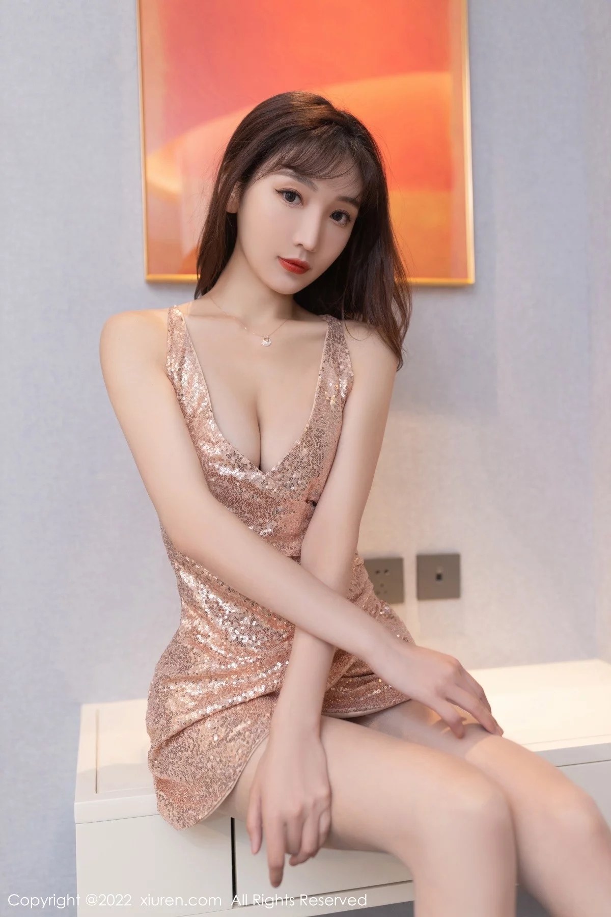 [[XiuRen秀人网]秀人网]No.5354_模特陆萱萱广州-云南旅拍铜色闪亮吊裙配原色丝袜撩人诱惑写真78P