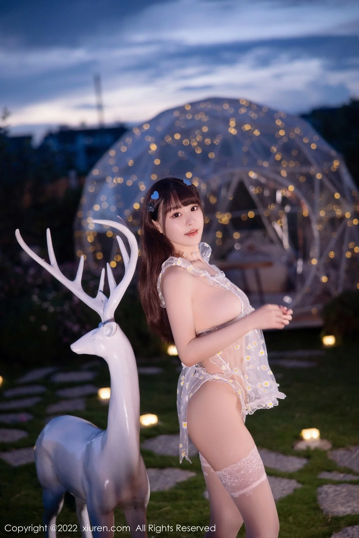 [[XiuRen秀人网]秀人网]No.5358_女神朱可儿Flora大理旅拍户外白色轻透薄纱配蕾丝袜撩人诱惑写真73P