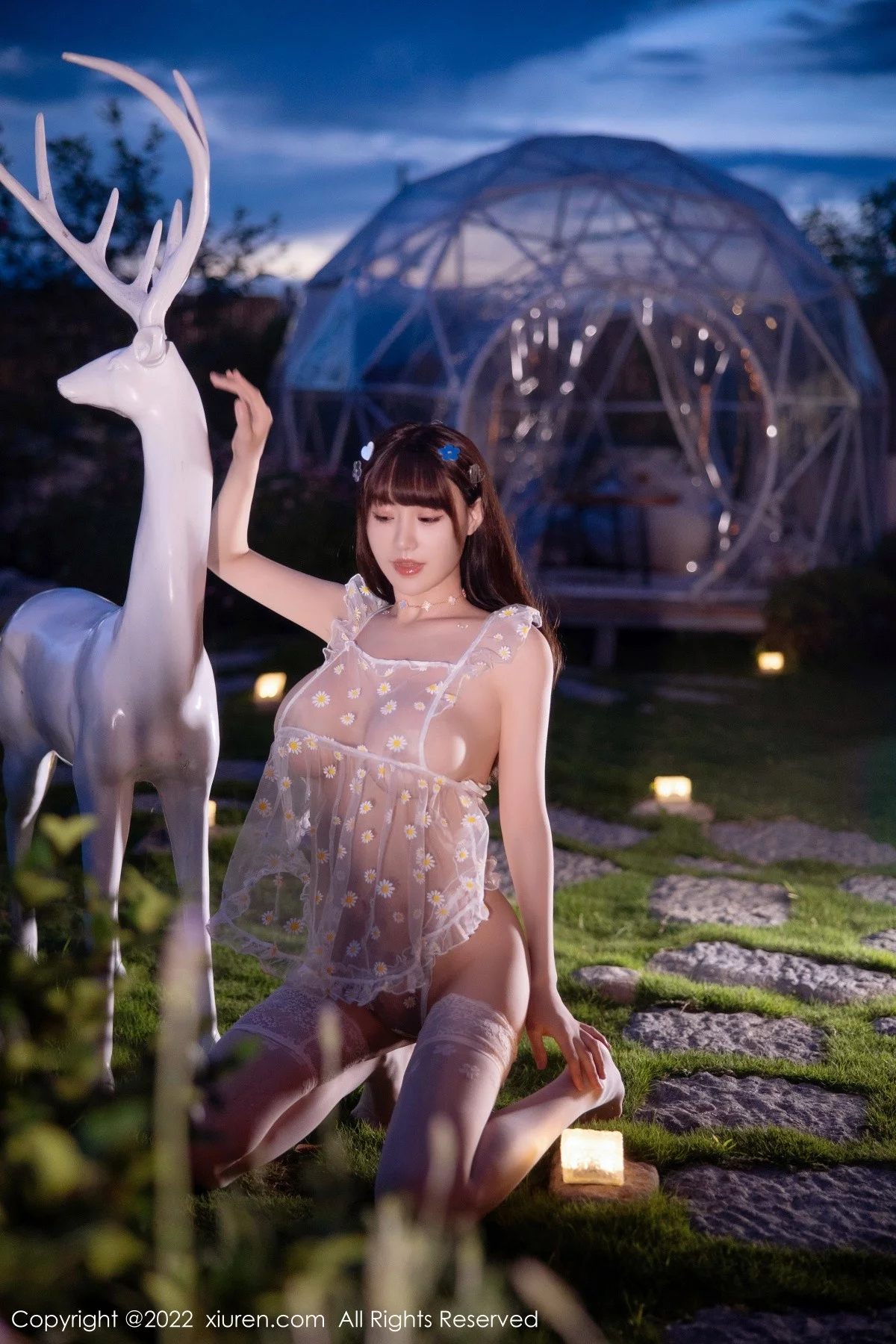 [[XiuRen秀人网]秀人网]No.5358_女神朱可儿Flora大理旅拍户外白色轻透薄纱配蕾丝袜撩人诱惑写真73P