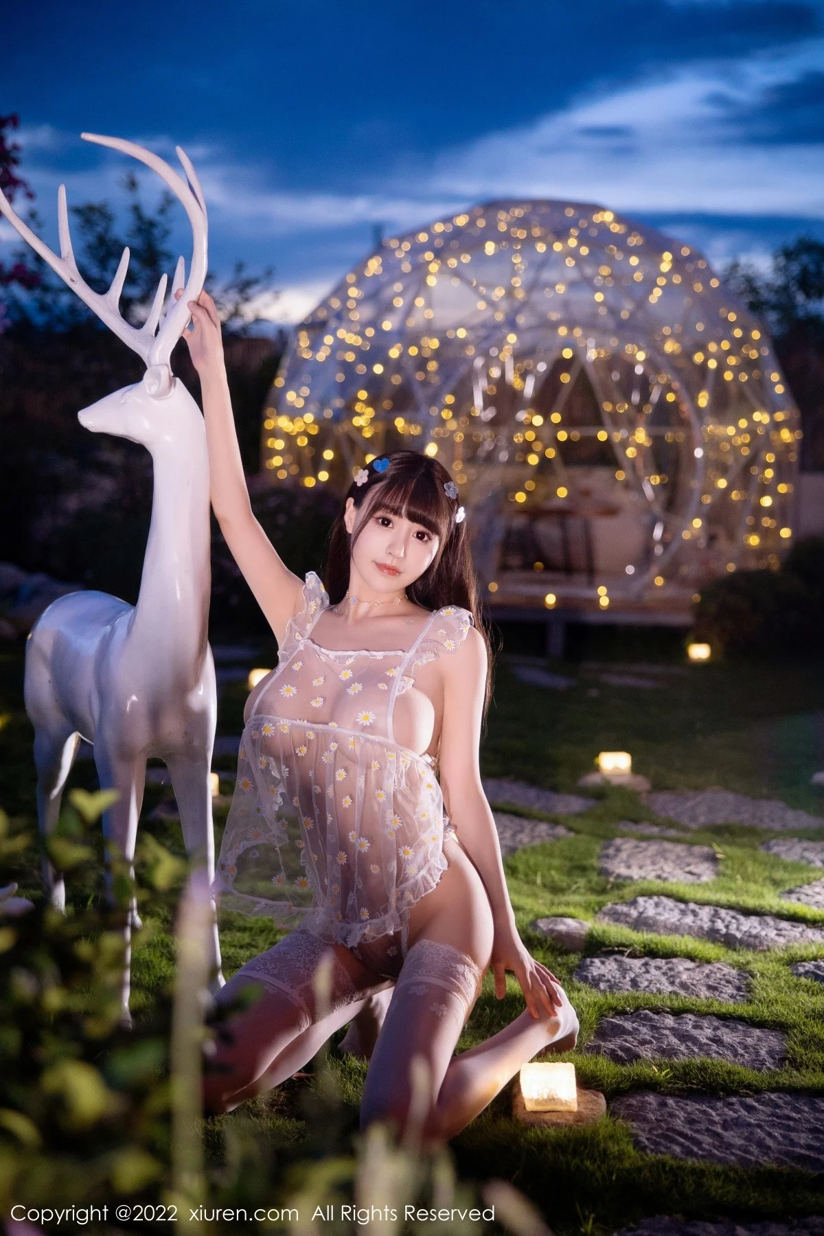 [[XiuRen秀人网]秀人网]No.5358_女神朱可儿Flora大理旅拍户外白色轻透薄纱配蕾丝袜撩人诱惑写真73P