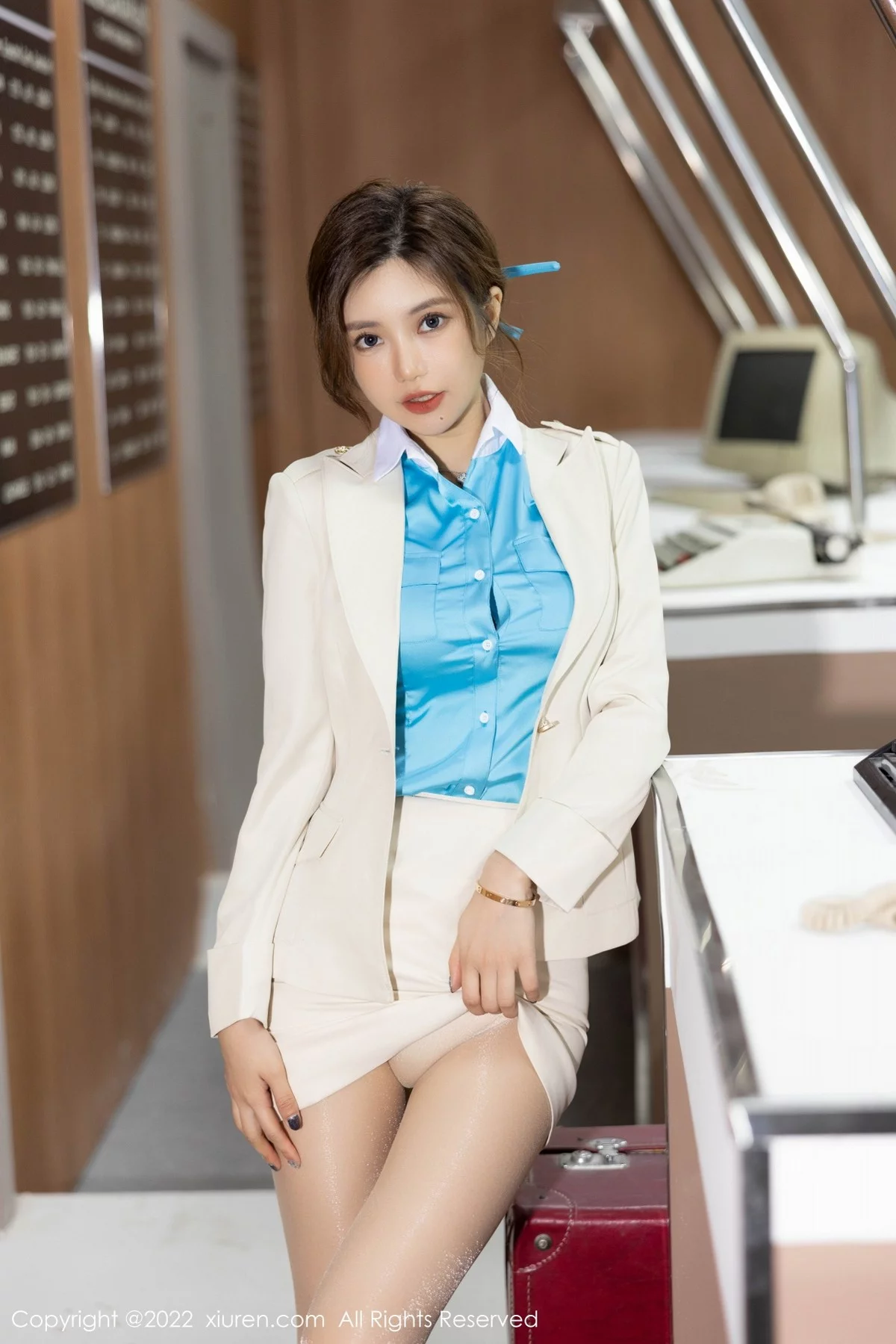 [[XiuRen秀人网]秀人网]No.5360_女神绮里嘉ula心愿旅拍商务助理服性感短裙下超薄肉丝诱惑写真94P